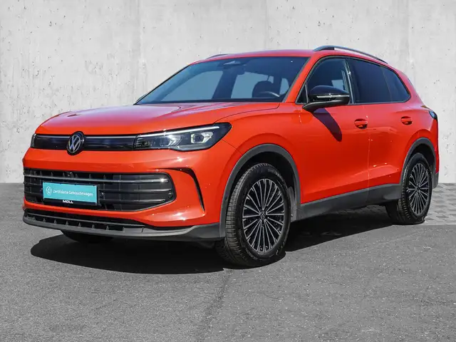 Volkswagen Tiguan view 2