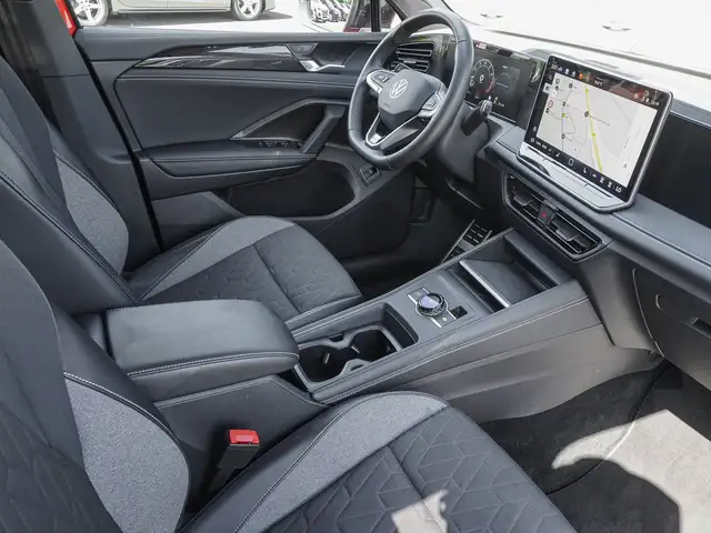 Volkswagen Tiguan view 8