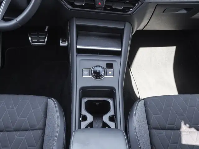 Volkswagen Tiguan view 14