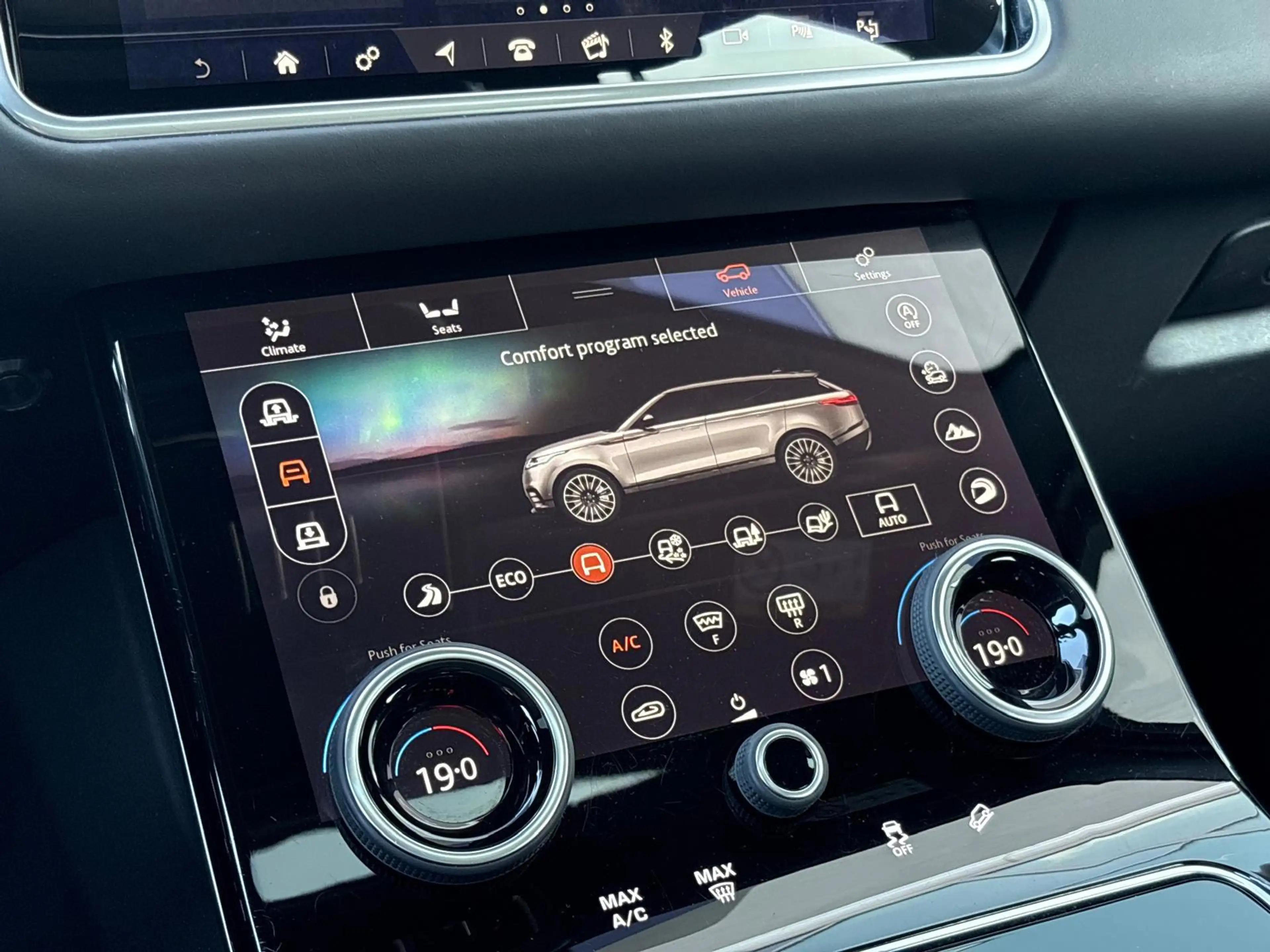 Land Rover Range Rover Velar 3.0 V6 SC AWD R-Dynamic HSE 381pk Panoramadak / 22 — photo 43