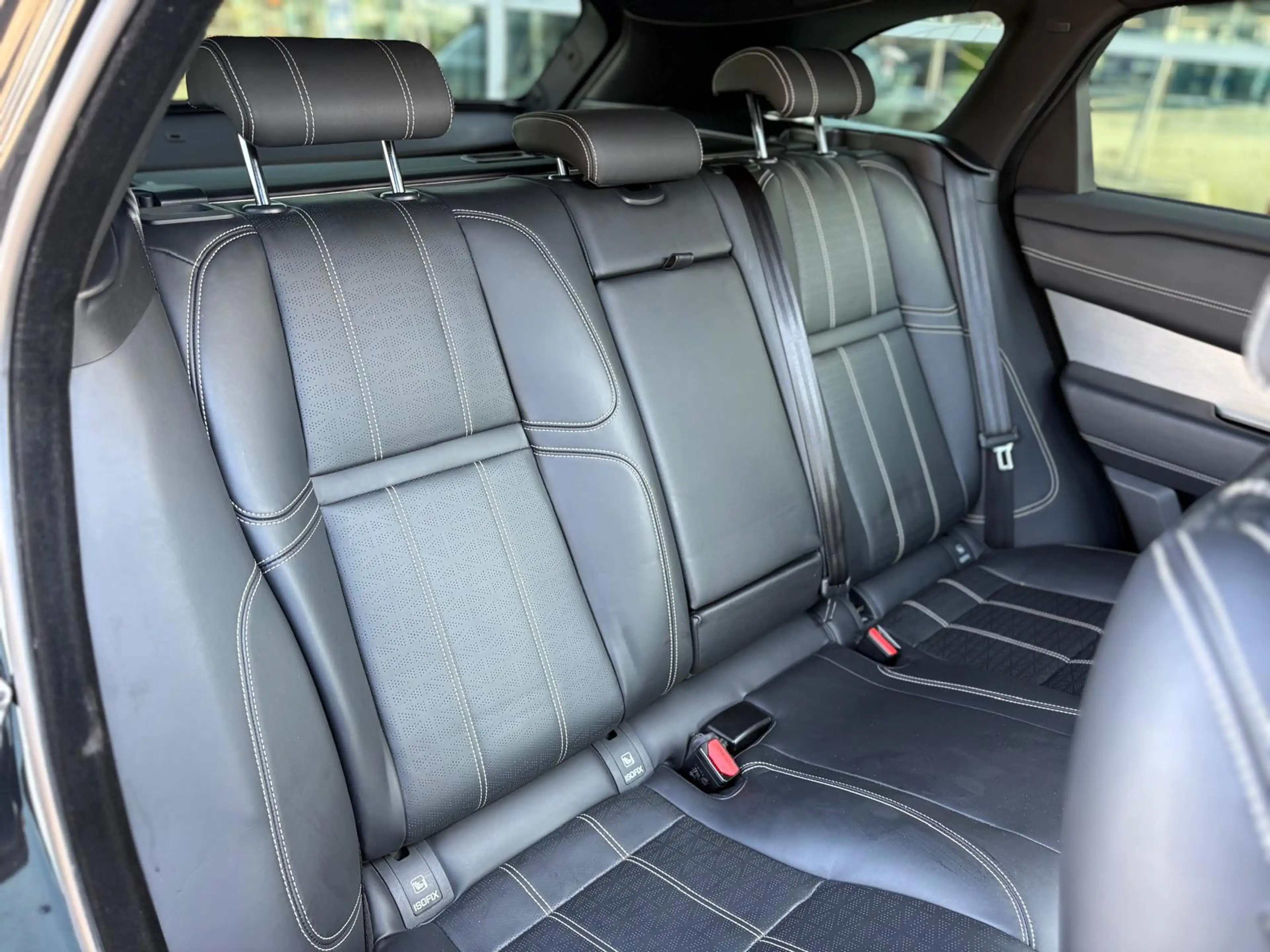 Land Rover Range Rover Velar 3.0 V6 SC AWD R-Dynamic HSE 381pk Panoramadak / 22 — photo 46