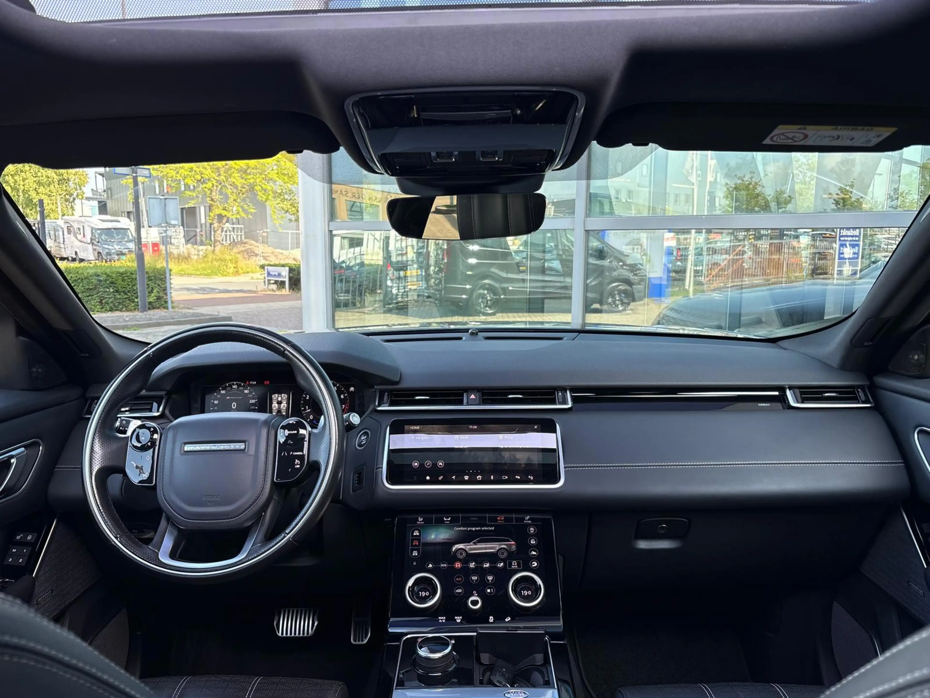 Land Rover Range Rover Velar 3.0 V6 SC AWD R-Dynamic HSE 381pk Panoramadak / 22 — photo 20