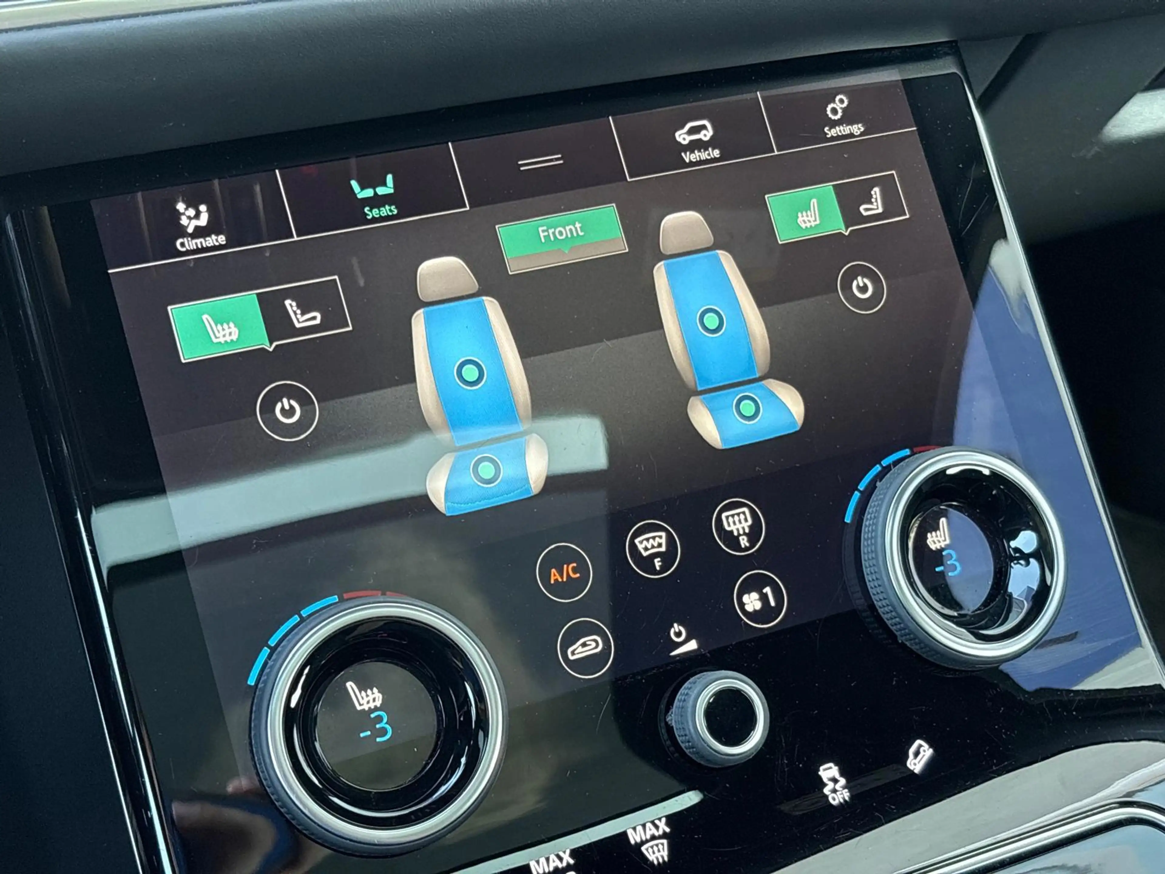 Land Rover Range Rover Velar 3.0 V6 SC AWD R-Dynamic HSE 381pk Panoramadak / 22 — photo 18