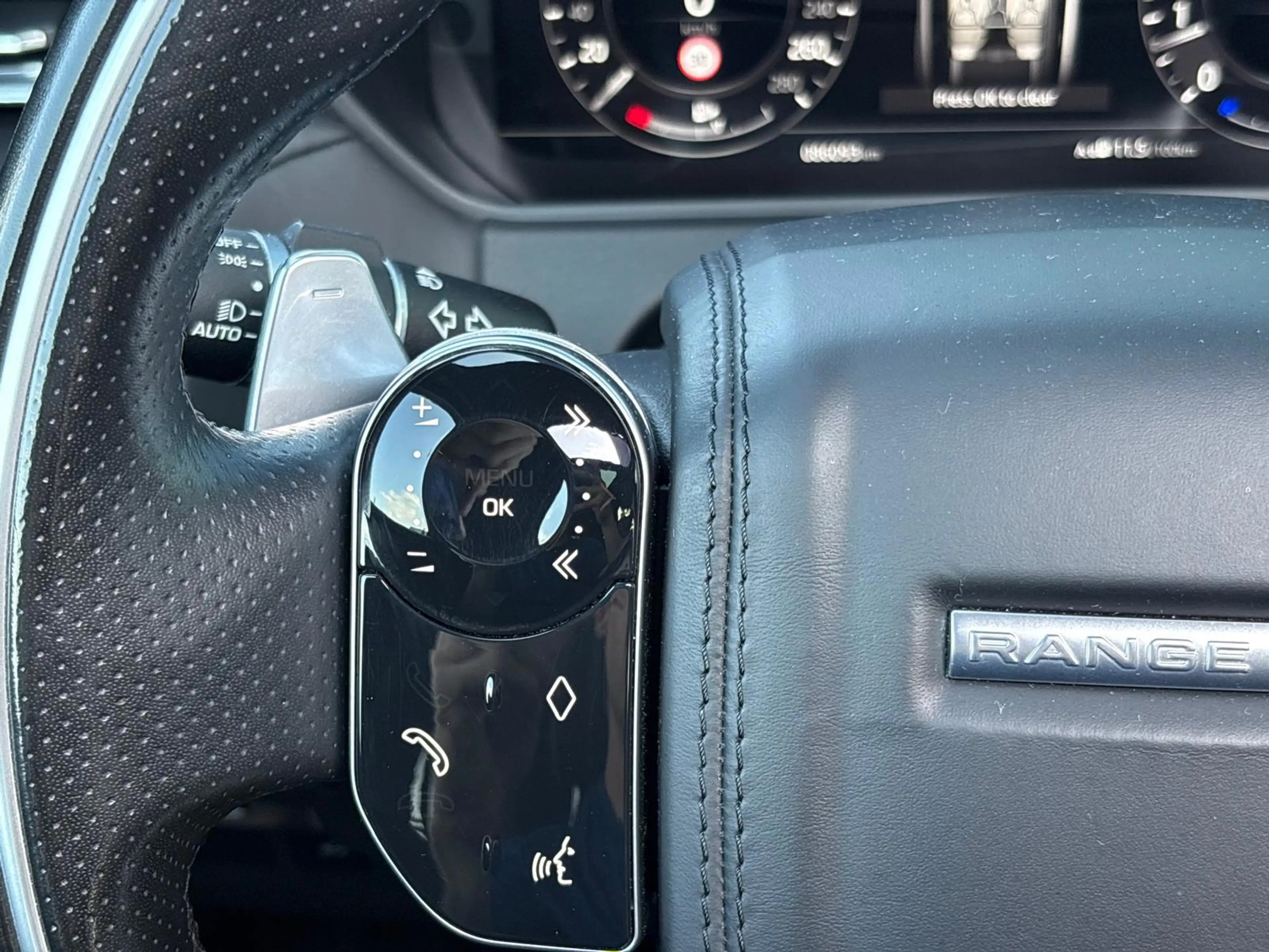 Land Rover Range Rover Velar 3.0 V6 SC AWD R-Dynamic HSE 381pk Panoramadak / 22 — photo 45
