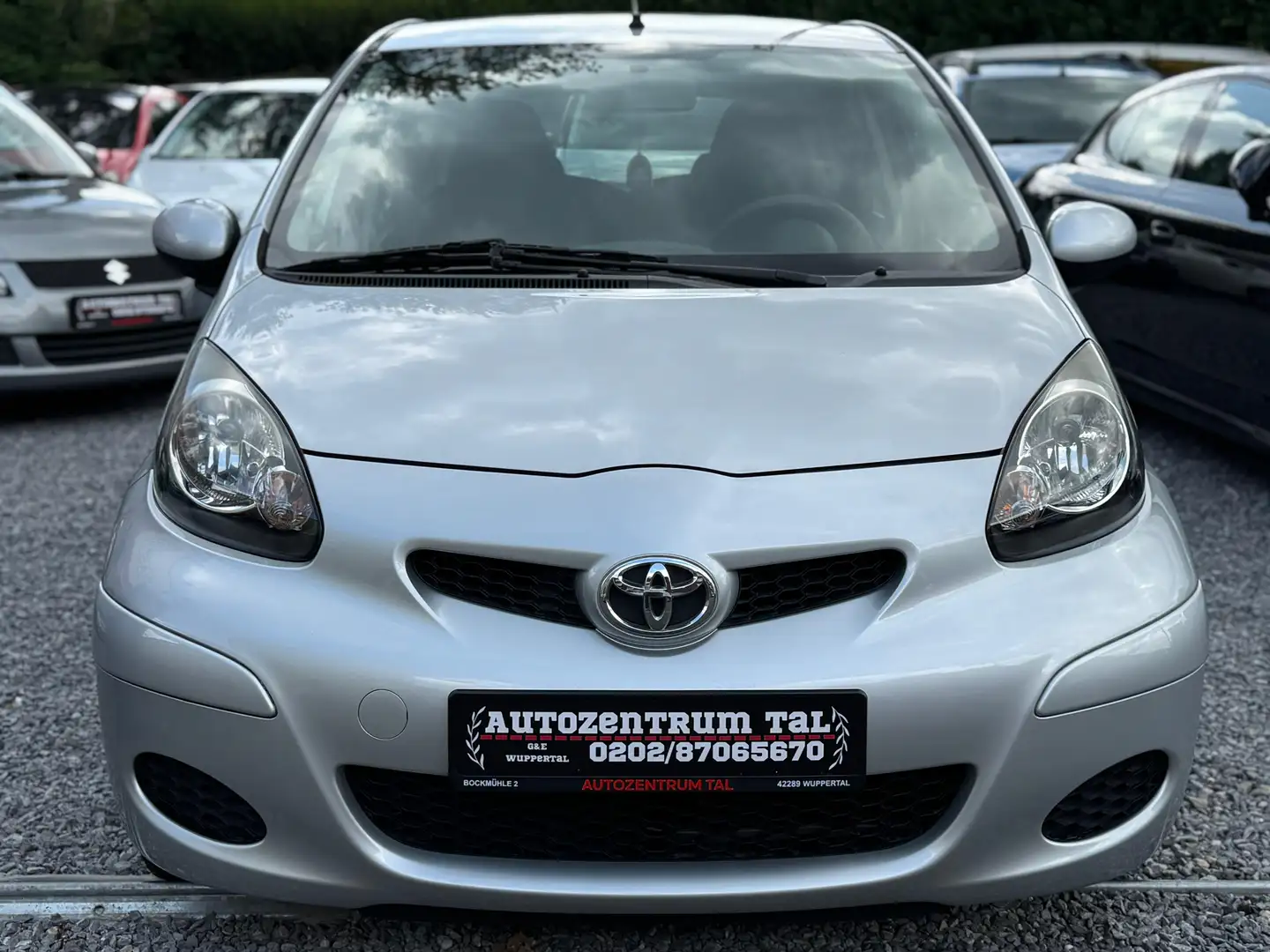 Toyota Aygo City *2-HAND*SHG*AUTOMATIK*SERVO*ZV* Grau - 2