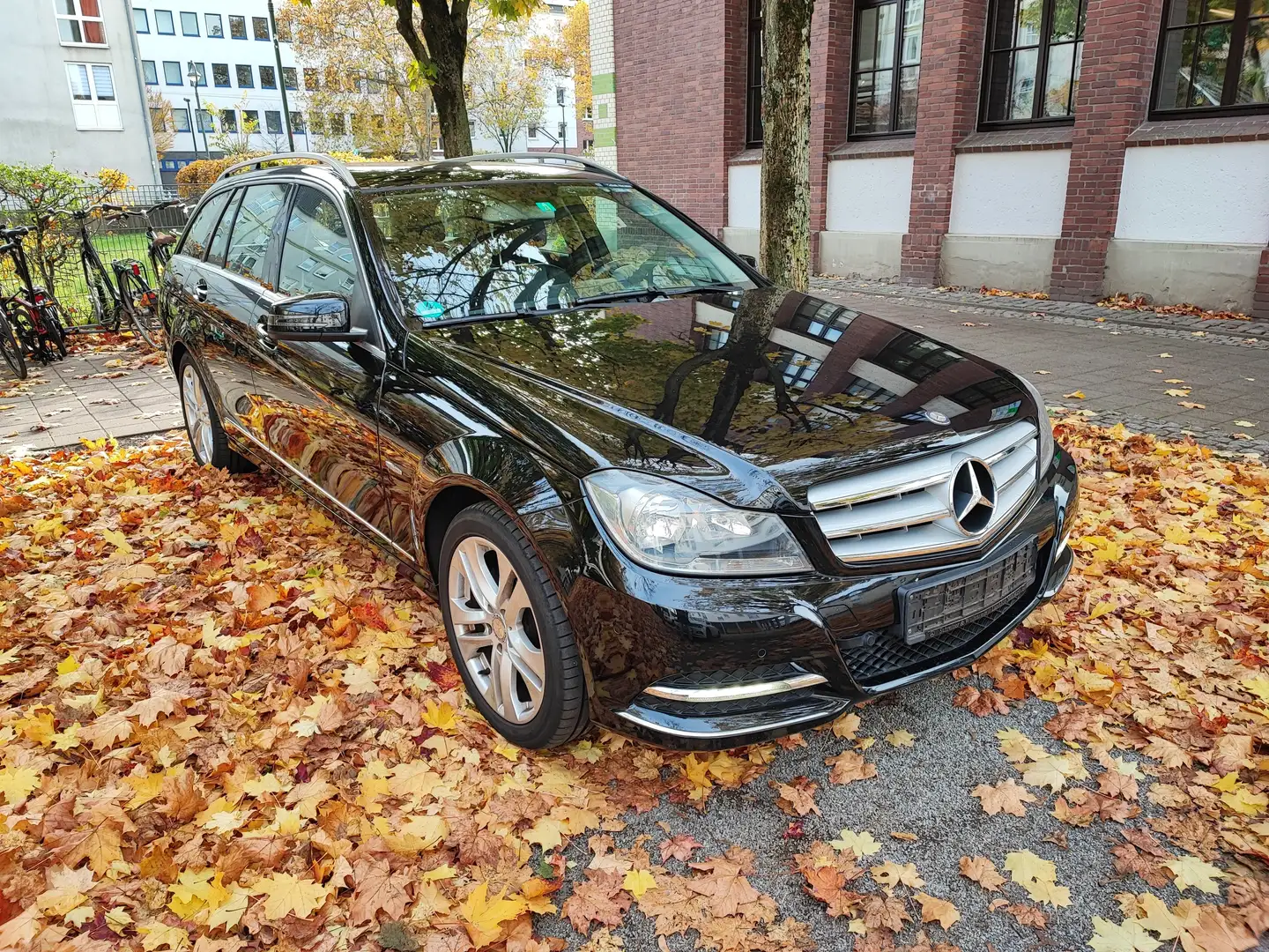 Mercedes-Benz C 180 C-Klasse T-Modell T BlueEFFICIENCY Avantgarde Schwarz - 2