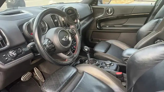 Mini Countryman view 8