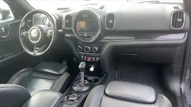Mini Countryman view 10