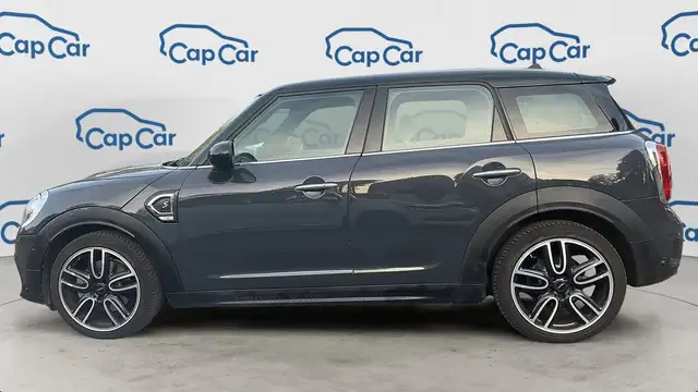 Mini Countryman view 2