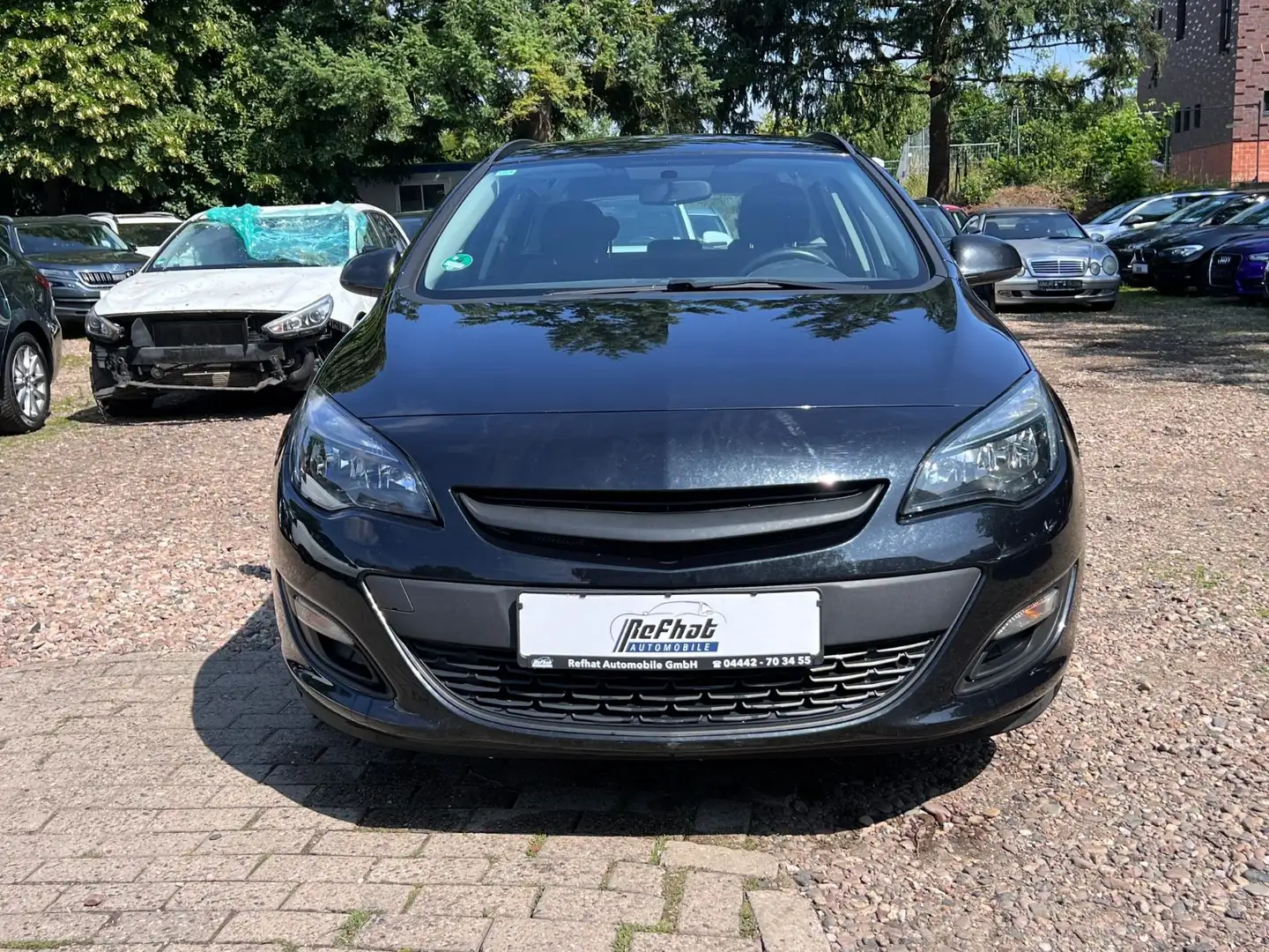 Opel Astra J Sports Tourer Edition Motorschaden Black - 2