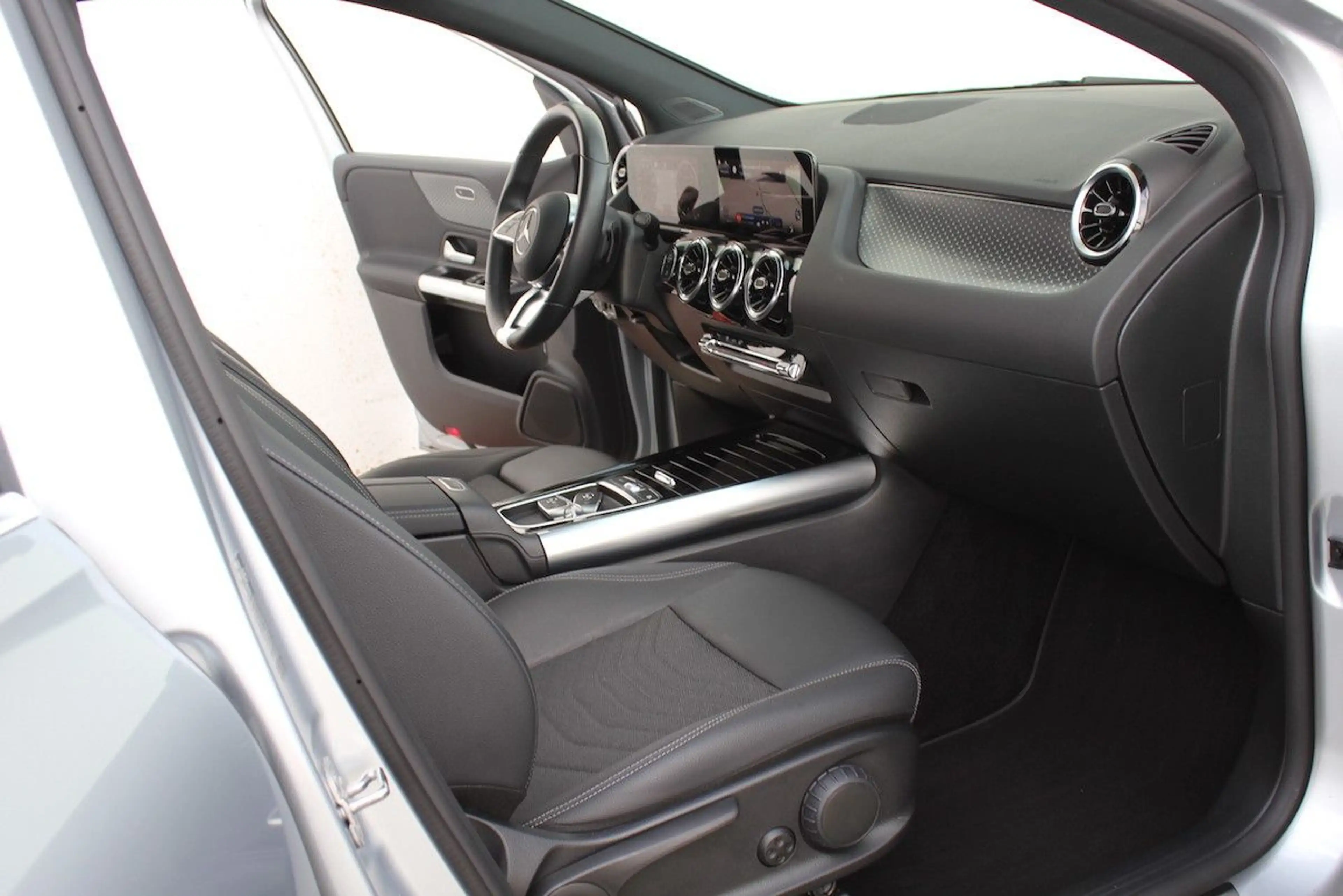 Mercedes-Benz B 180 d 8G Progressive Line Urban 458 WideScreen — photo 9