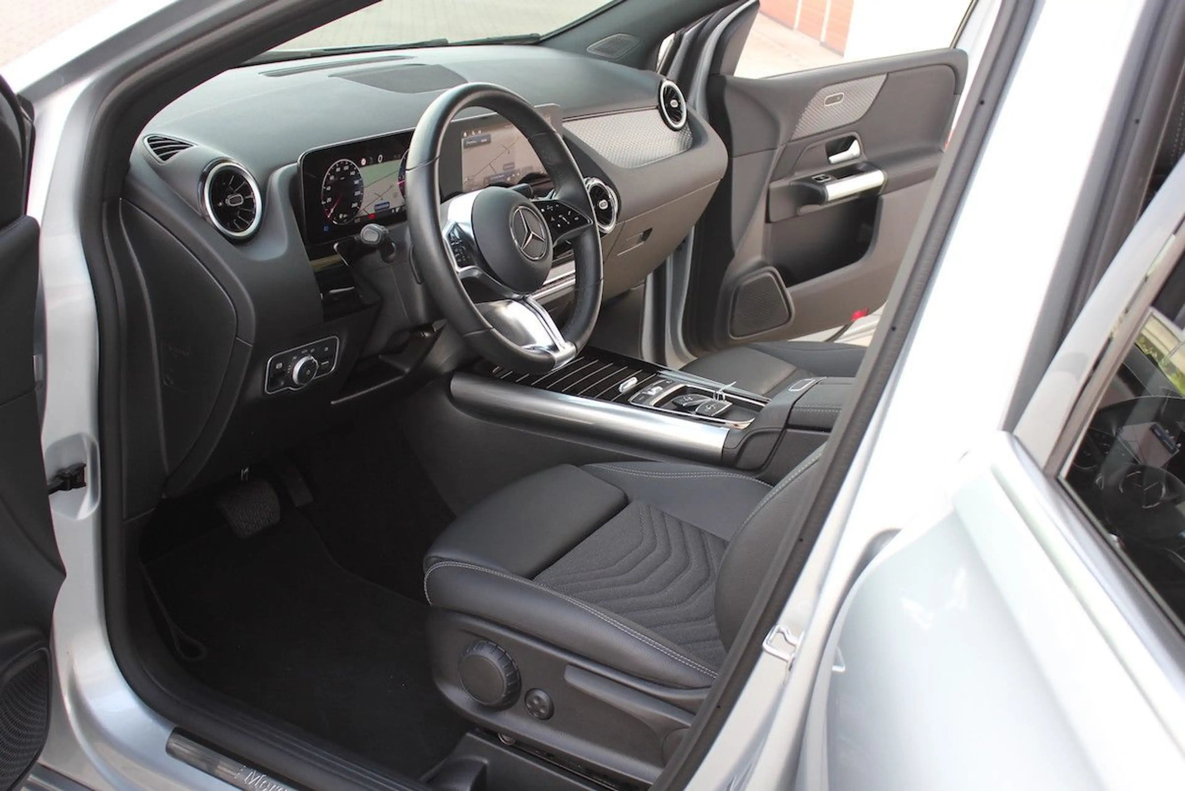 Mercedes-Benz B 180 d 8G Progressive Line Urban 458 WideScreen — photo 6