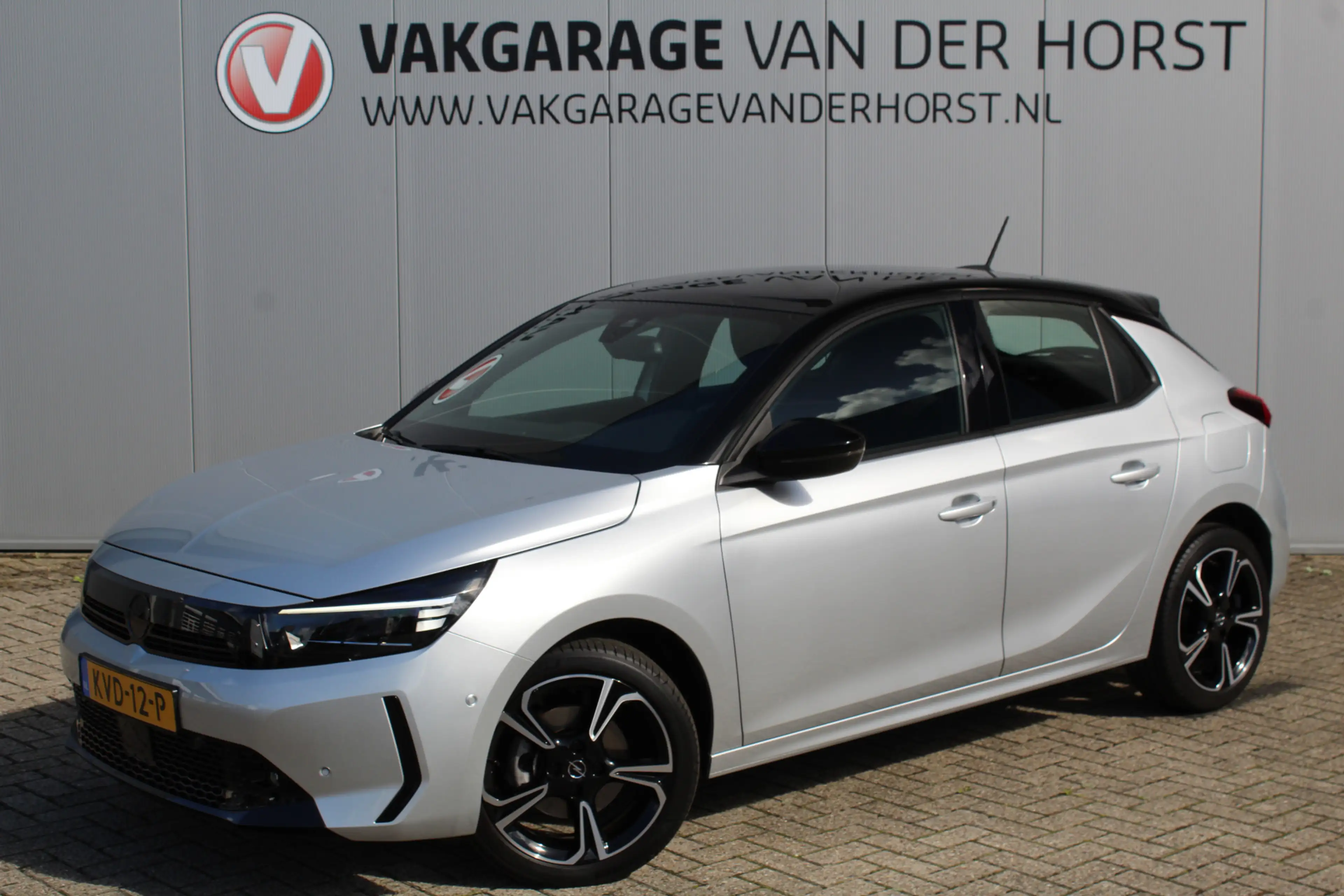Opel Corsa 1.2-100pk Turbo Ultimate. In nieuwstaat verkerende