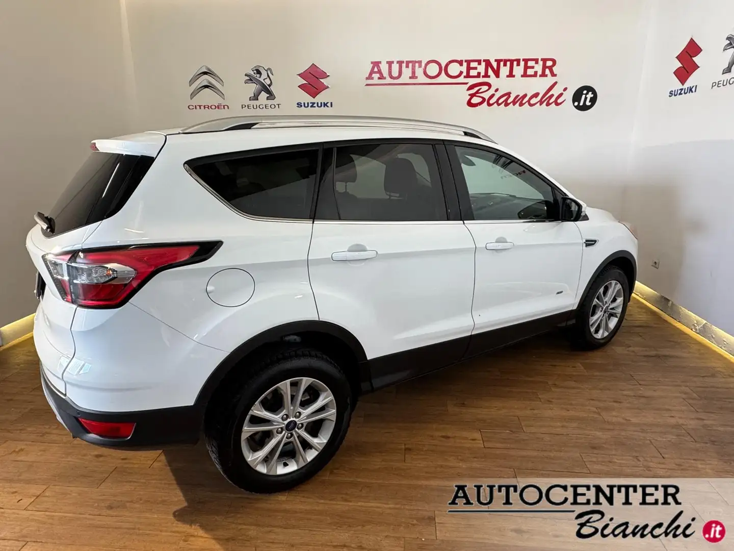 Ford Kuga 2.0 tdci Titanium s&s awd 150cv powershift Wit - 2