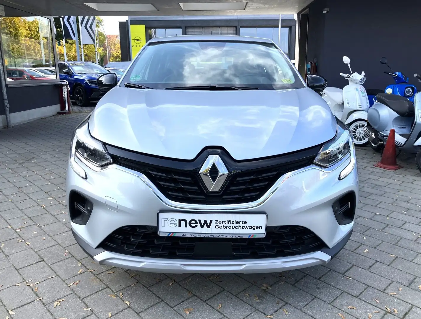 Renault Captur 1.3 TCe 140 EVOLUTION Klima Automatik Grijs - 2