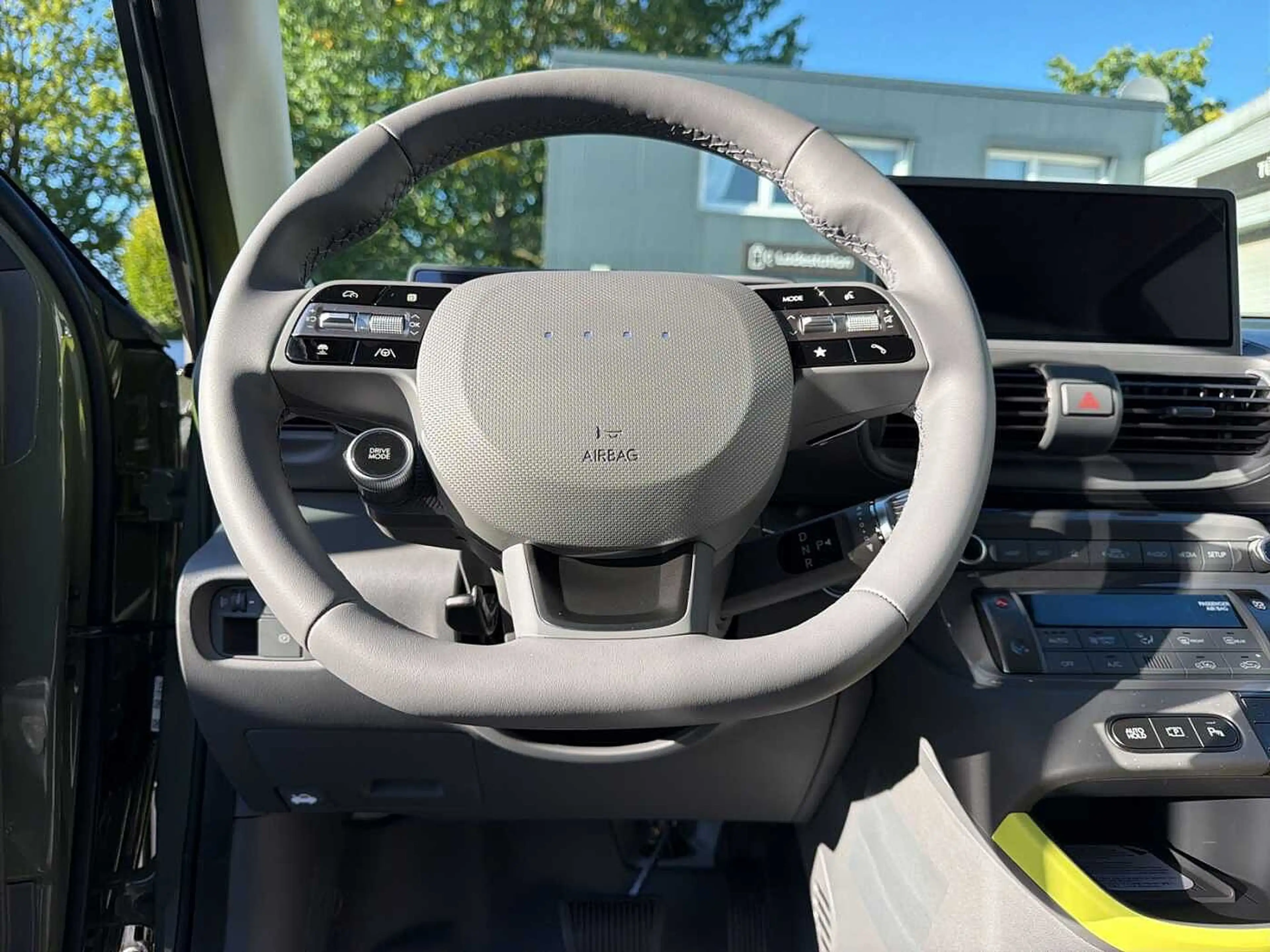 Hyundai Inster 49kWh 'Cross' Elektro Komfort Paket — photo 12