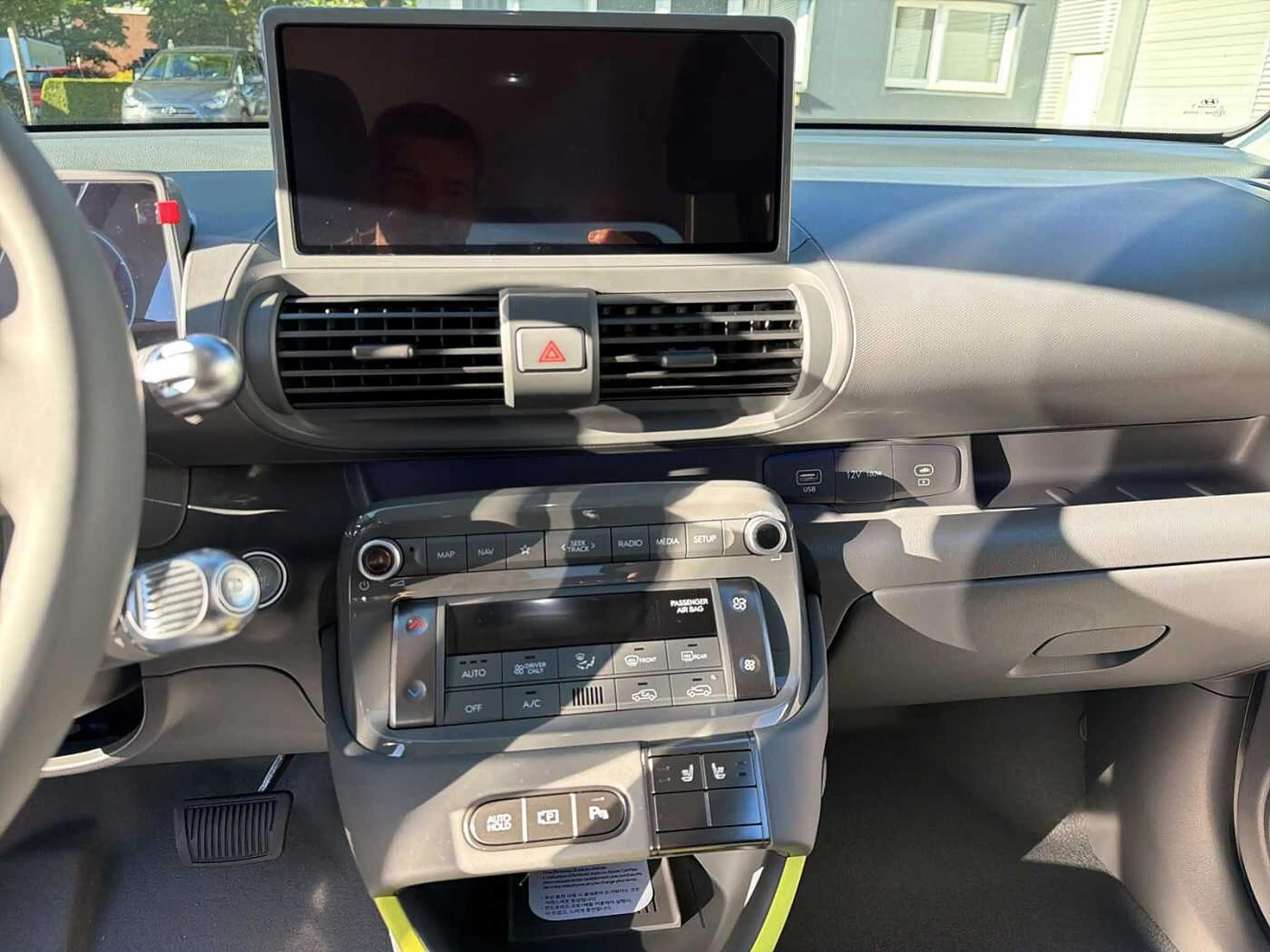 Hyundai Inster 49kWh 'Cross' Elektro Komfort Paket — photo 11