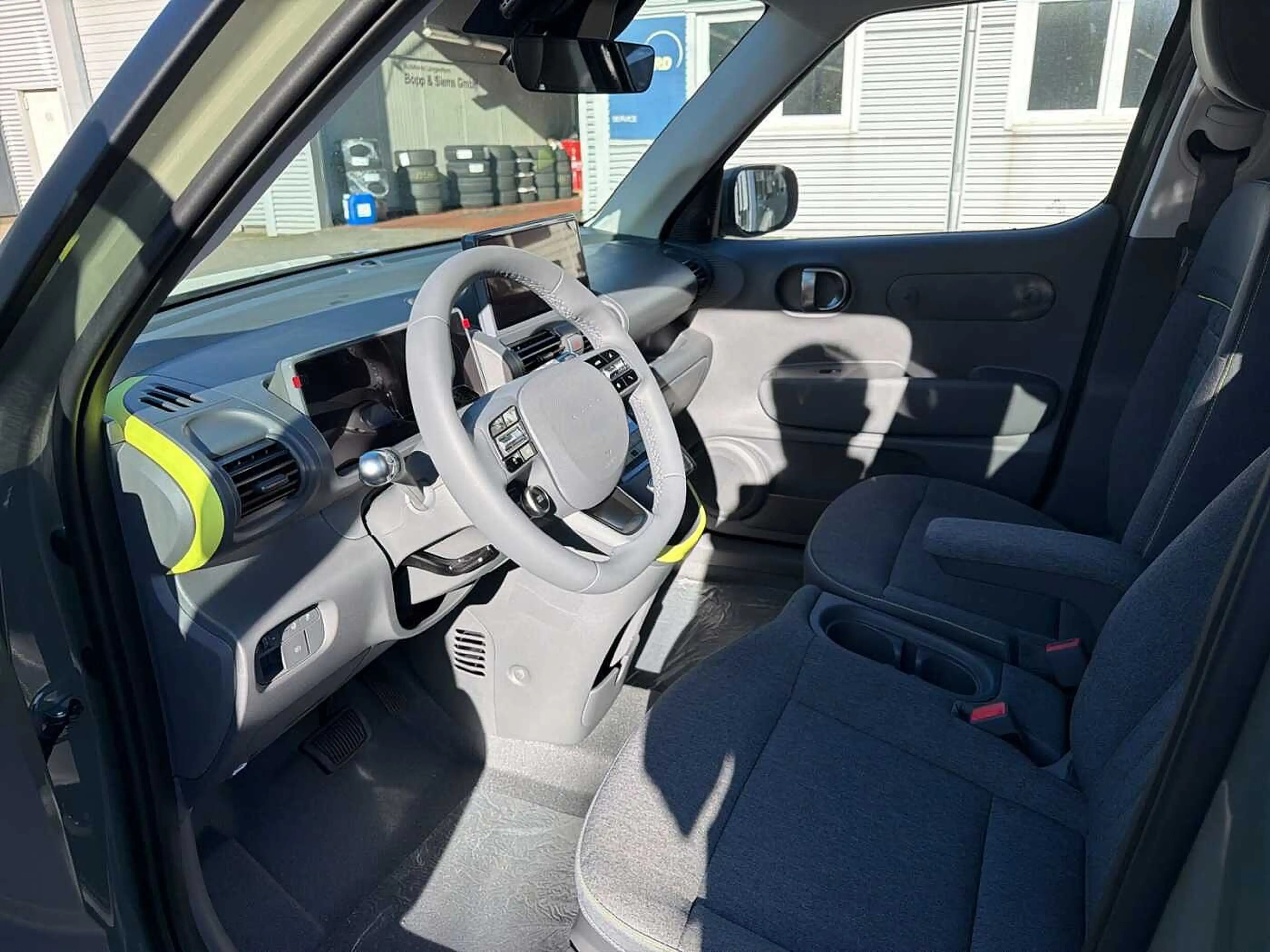 Hyundai Inster 49kWh 'Cross' Elektro Komfort Paket — photo 9