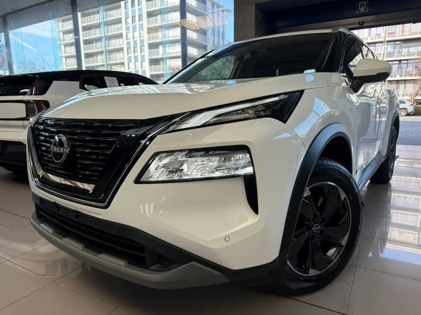 Nissan X-Trail e-POWER e-4ORCE + OPEN DAK / 7 ZITPL – NIEUW Wit - 1