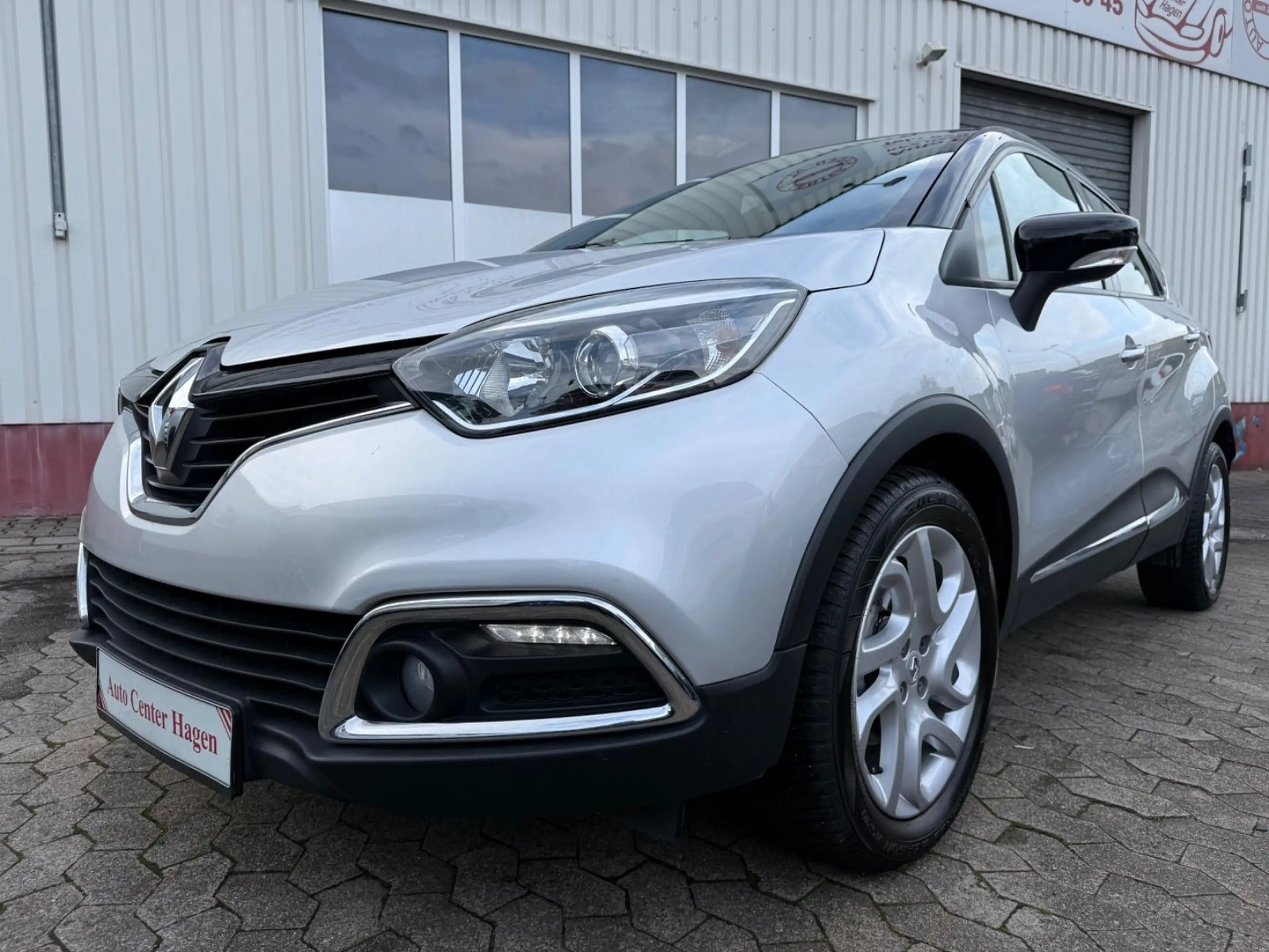 Renault Captur 1,2 88kW 120PS Luxe/Automatik/KAM/SHZ/NAV