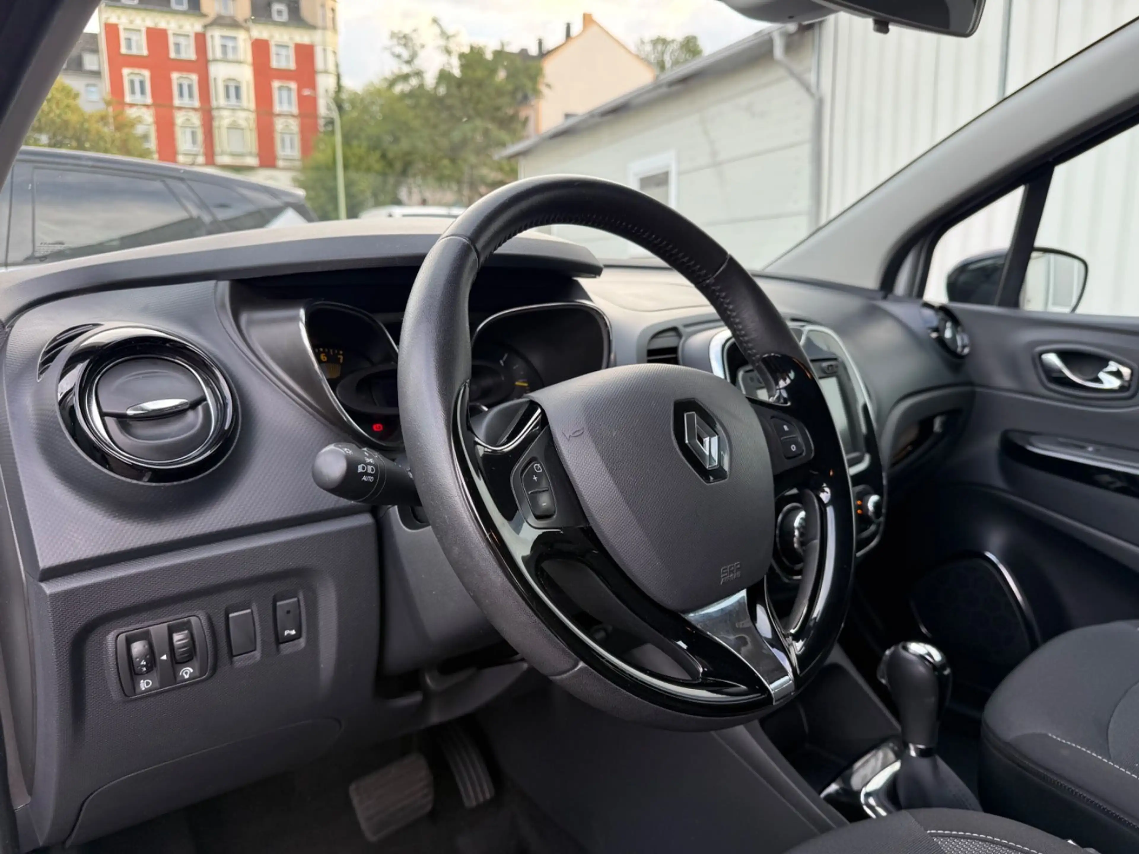 Renault Captur 1,2 88kW 120PS Luxe/Automatik/KAM/SHZ/NAV — photo 14