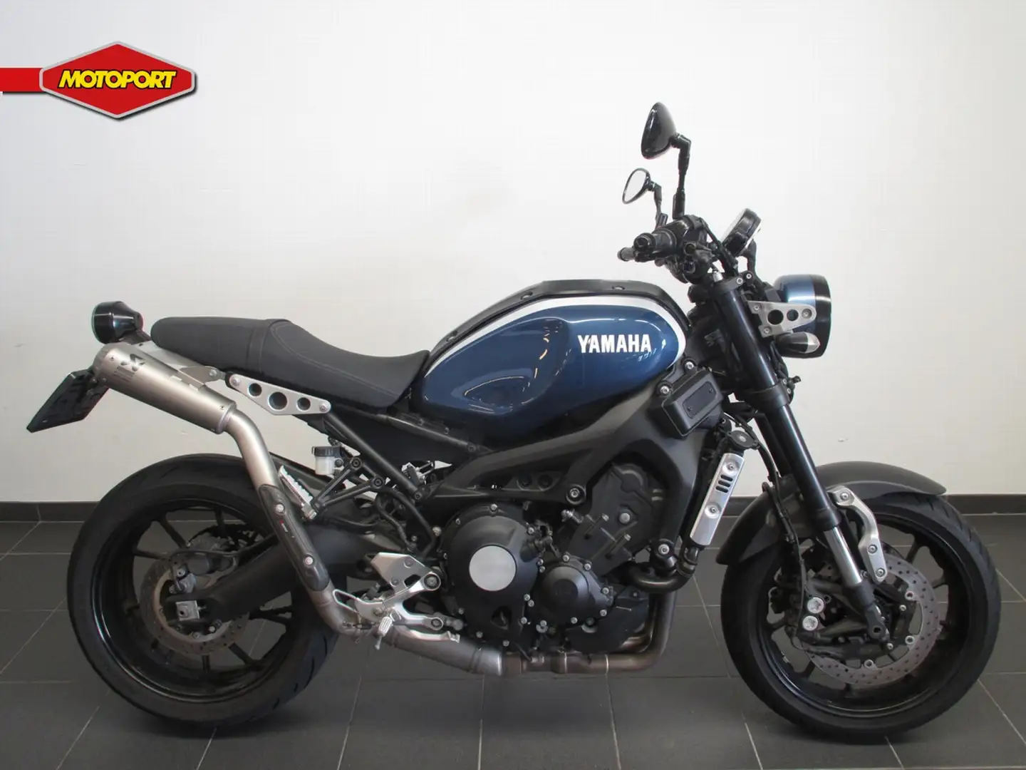 Yamaha XSR 900 Modrá - 1