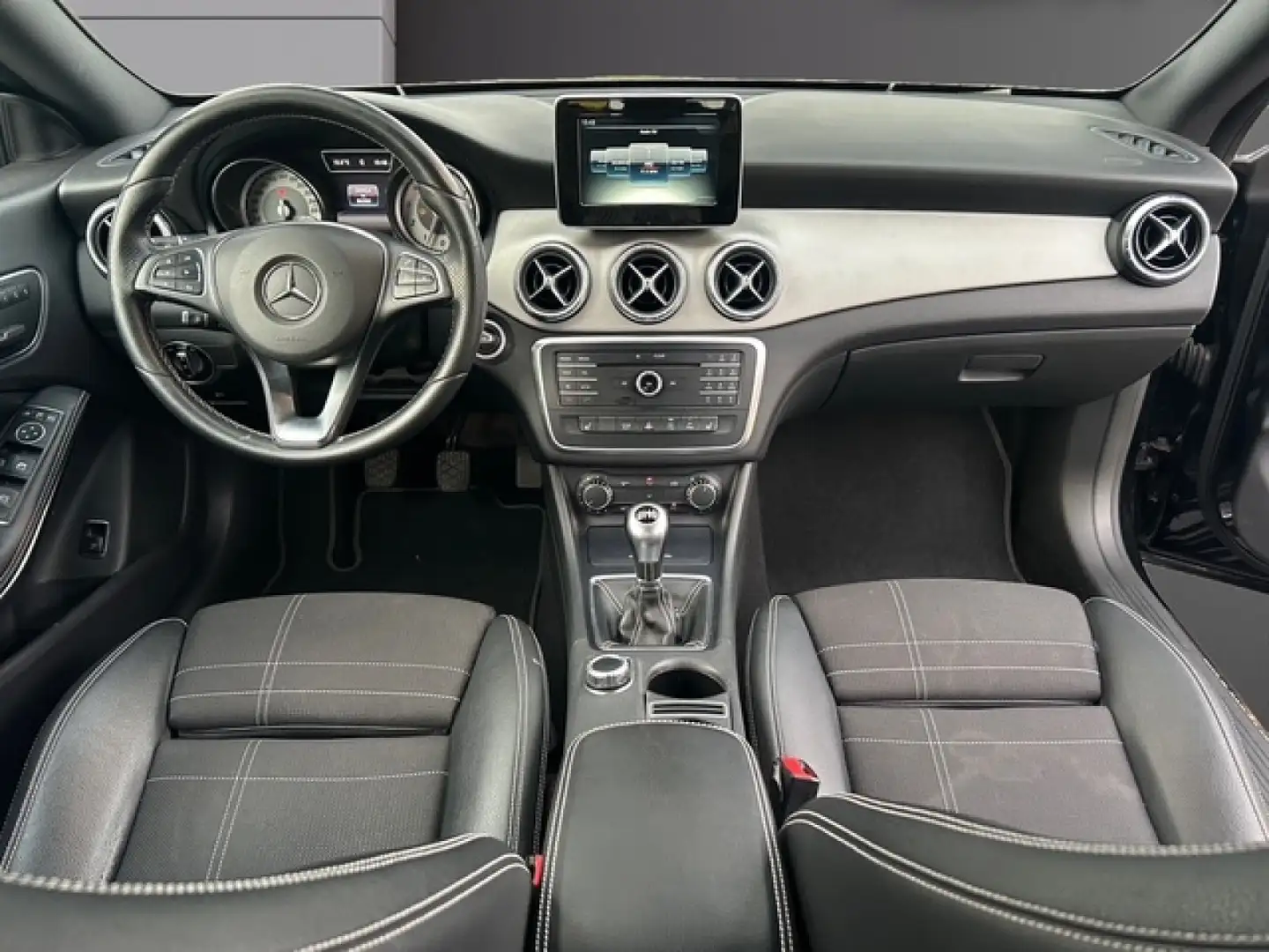 Mercedes-Benz Launch Edition Noir - 2