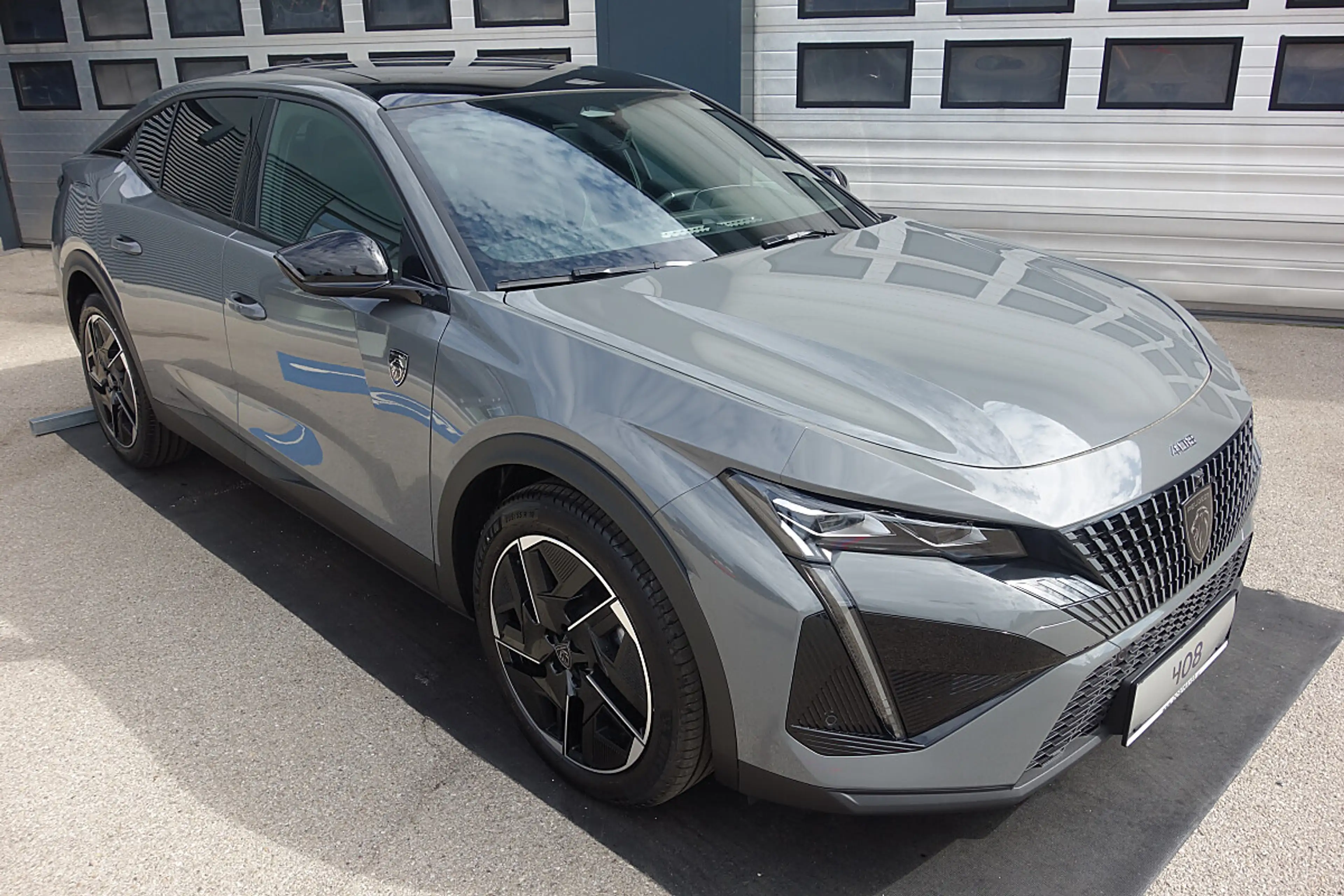 Peugeot 408 Hybrid 145 e-DCS6 GT — photo 3