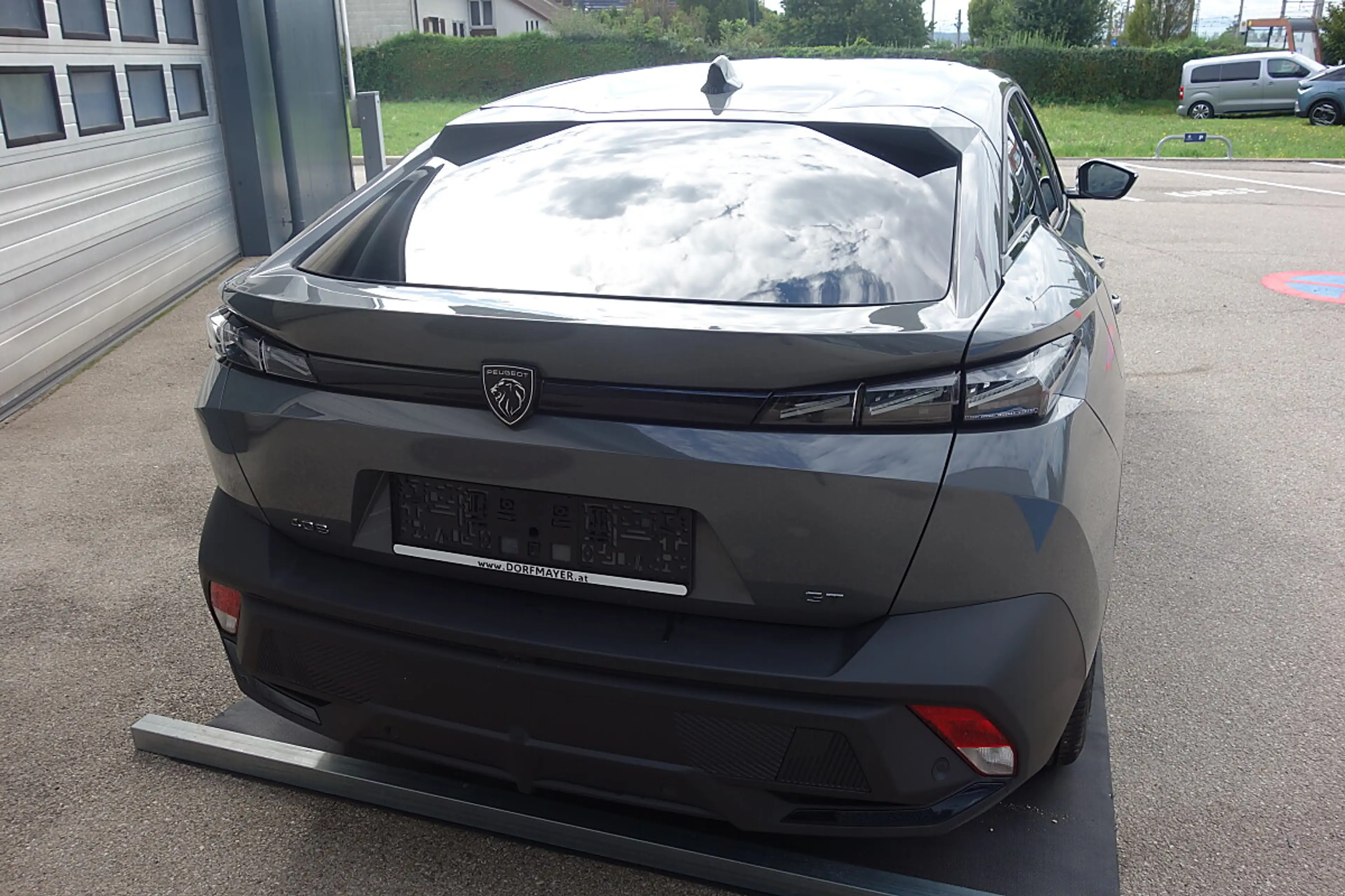 Peugeot 408 Hybrid 145 e-DCS6 GT — photo 7