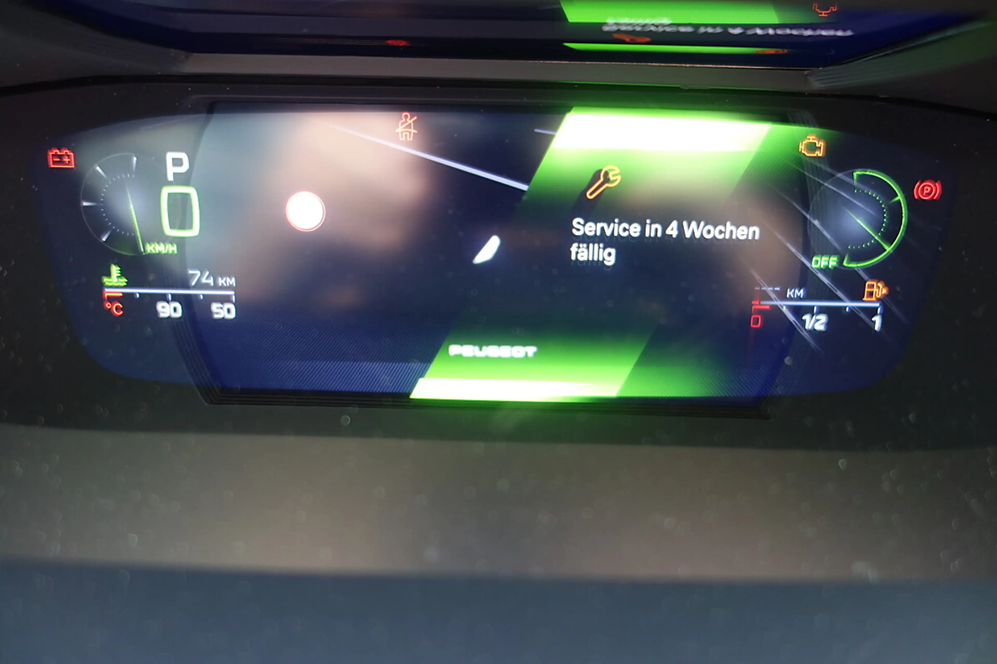 Peugeot 408 Hybrid 145 e-DCS6 GT — photo 15