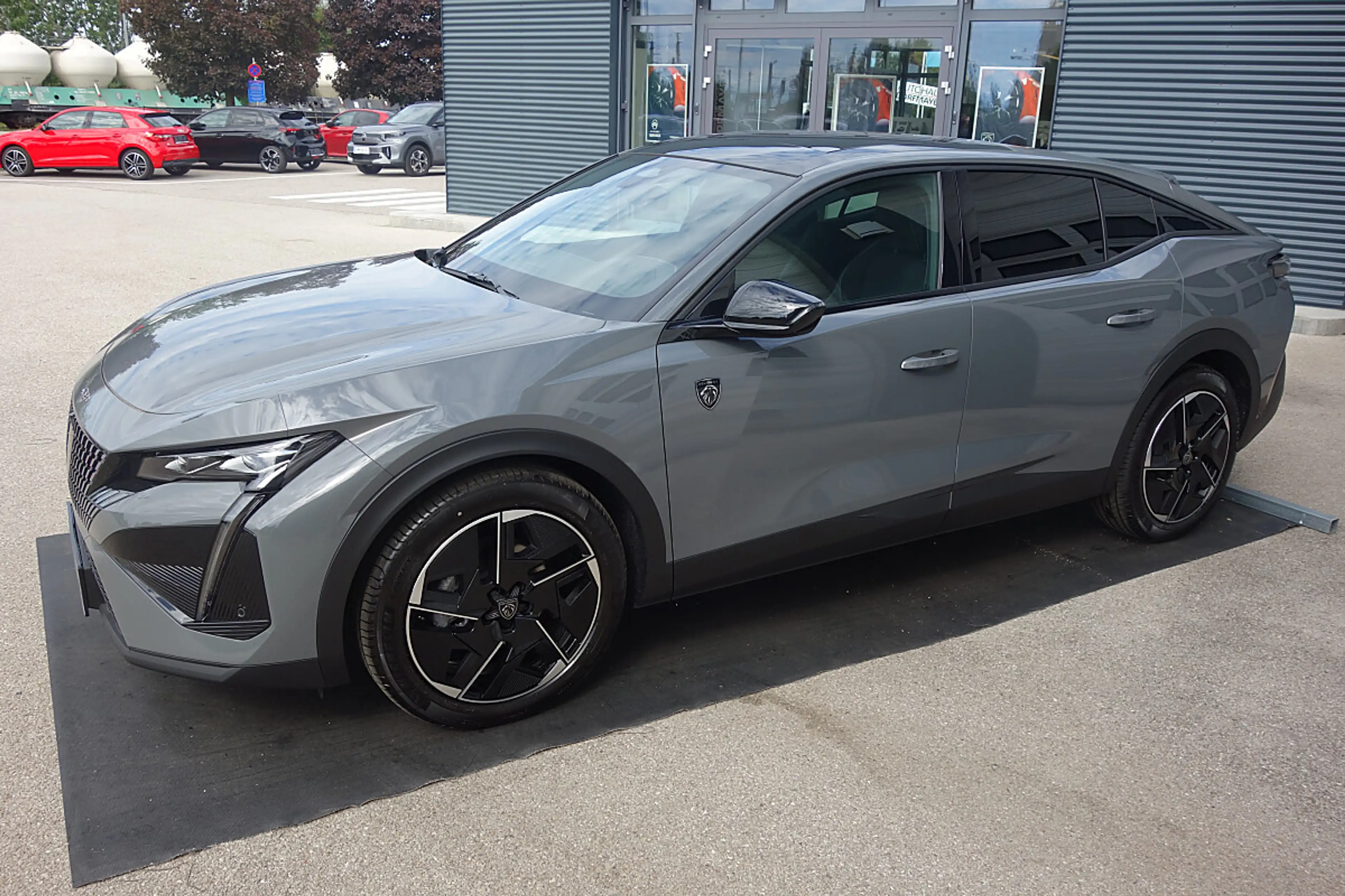 Peugeot 408 Hybrid 145 e-DCS6 GT