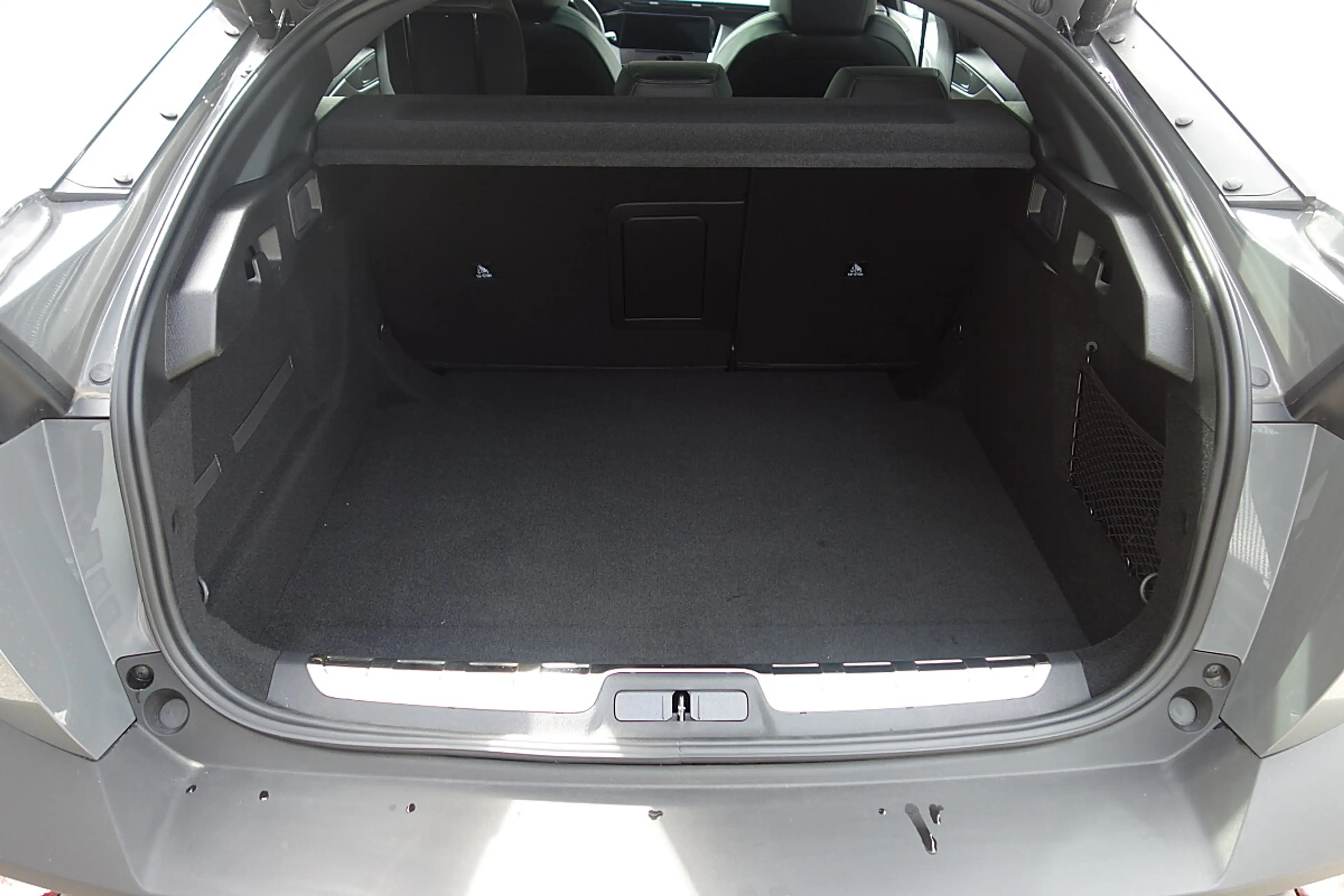 Peugeot 408 Hybrid 145 e-DCS6 GT — photo 6
