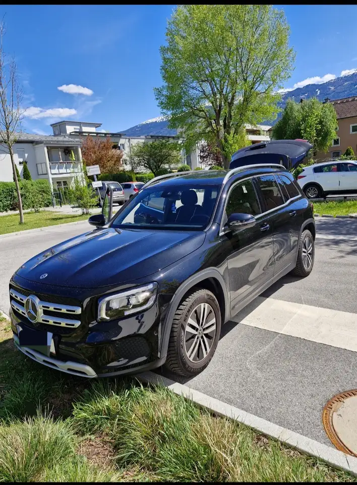 Mercedes-Benz GLB 220