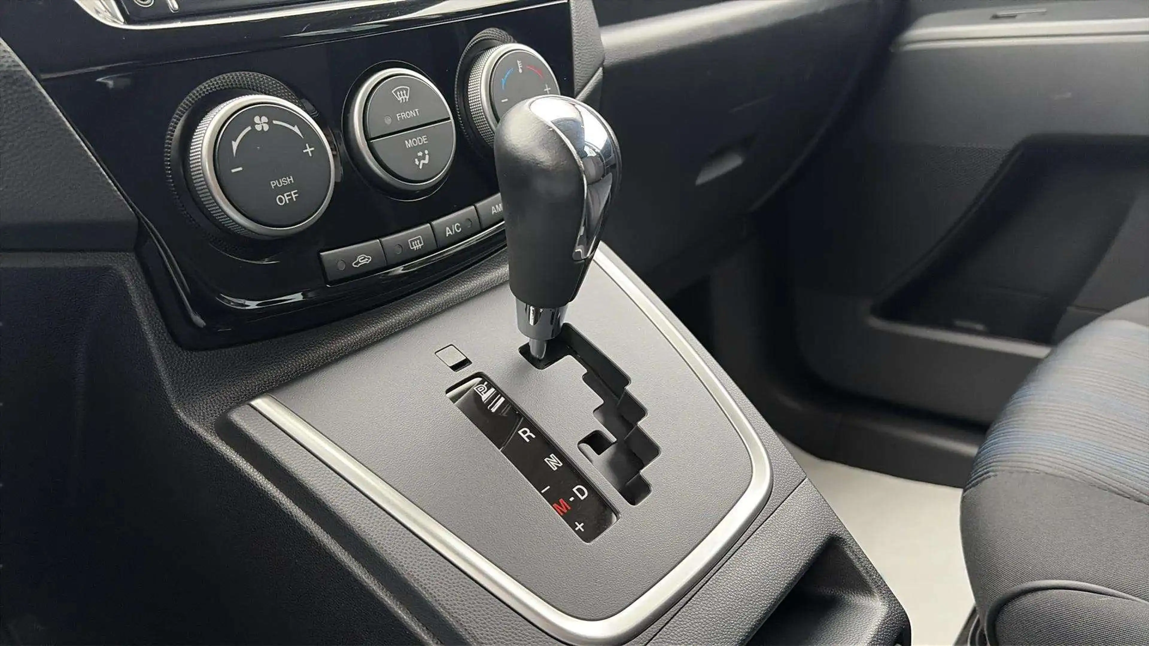 Mazda 5 Edition 40 Jahre*Automatik*7.Sitze*SHZ*Temp.*Navi* — photo 11
