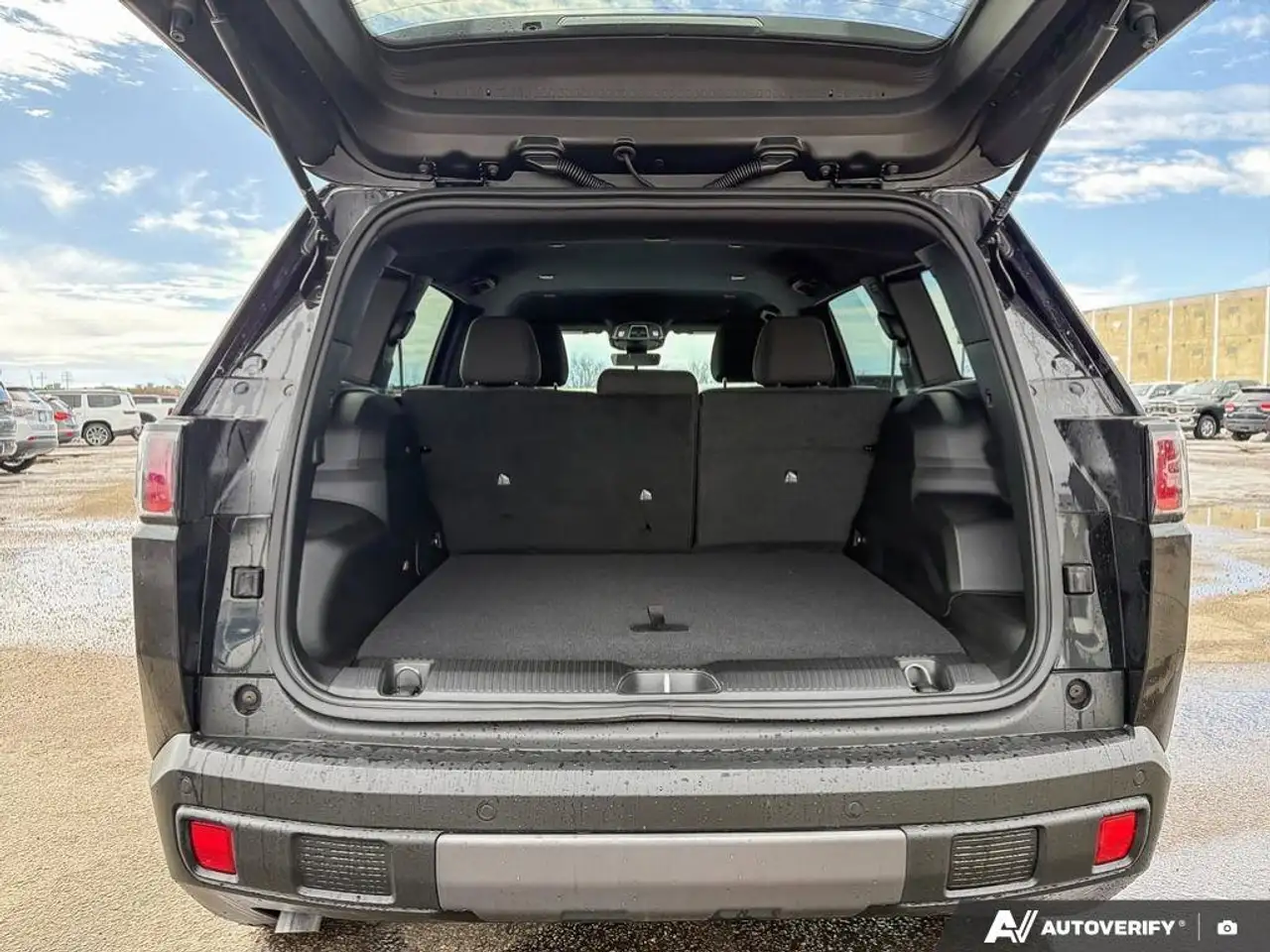 Jeep Cherokee снимка Jeep Cherokee