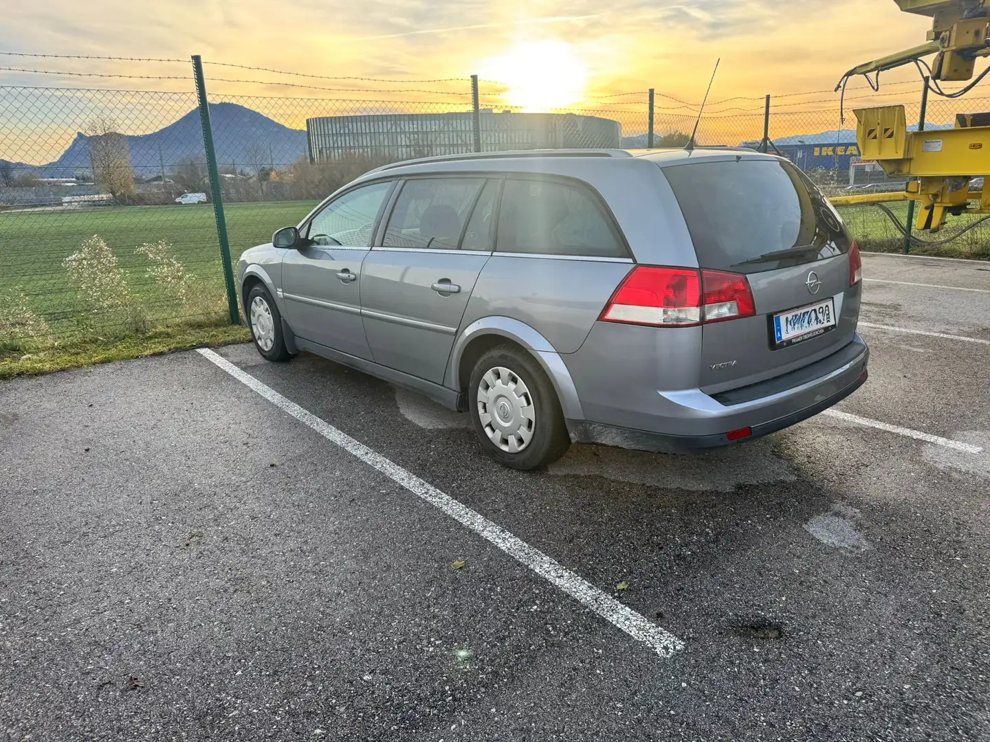 Opel Vectra Vectra Caravan Edition 1,8i 16V Edition Grau - 1