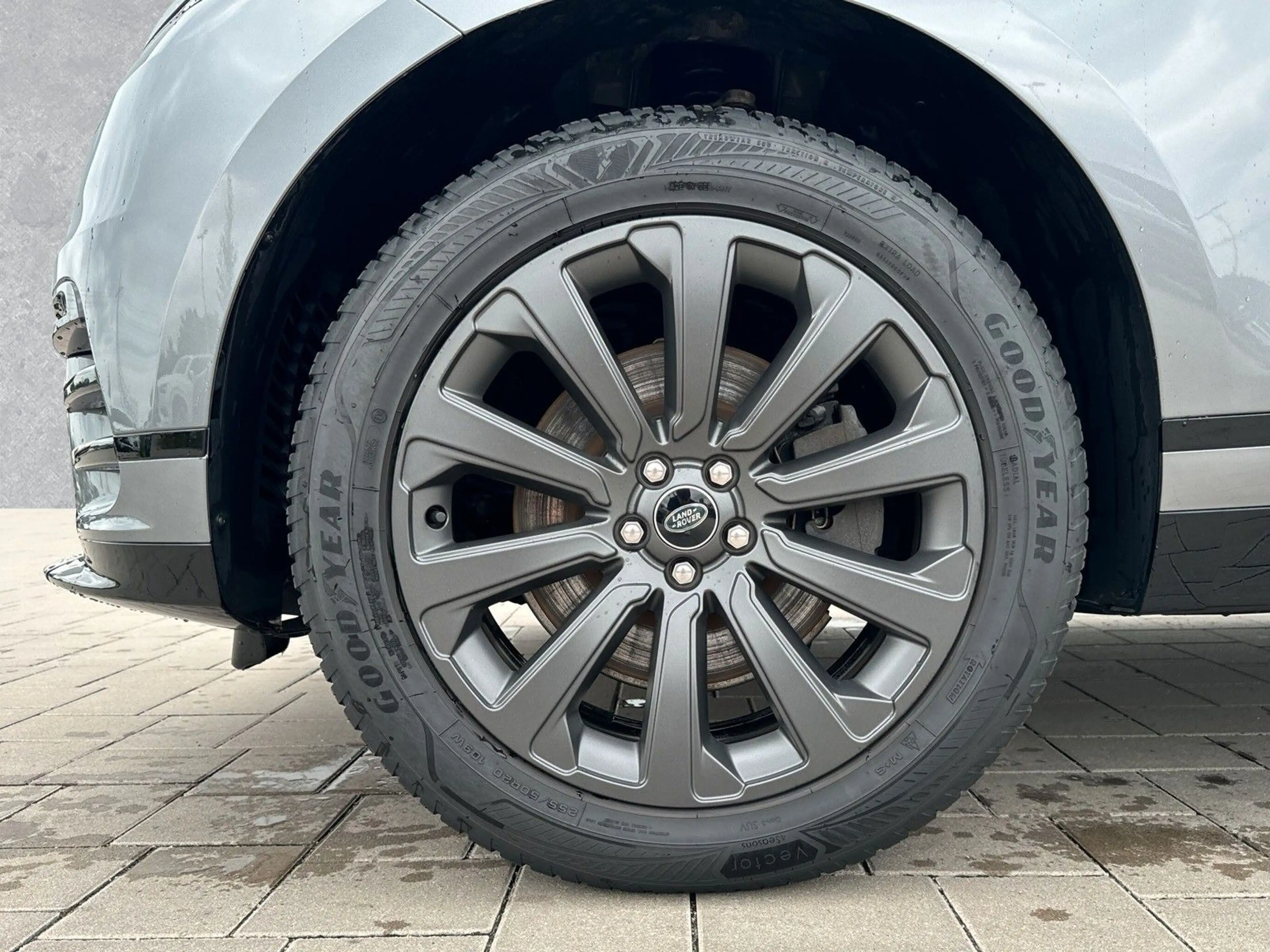 Land Rover Range Rover Velar D200 AWD R-DYNAMIC SE ACC — photo 9