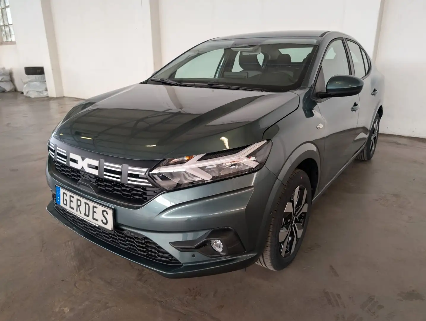 Dacia Logan Journey TCe 90 CVT Groen - 2