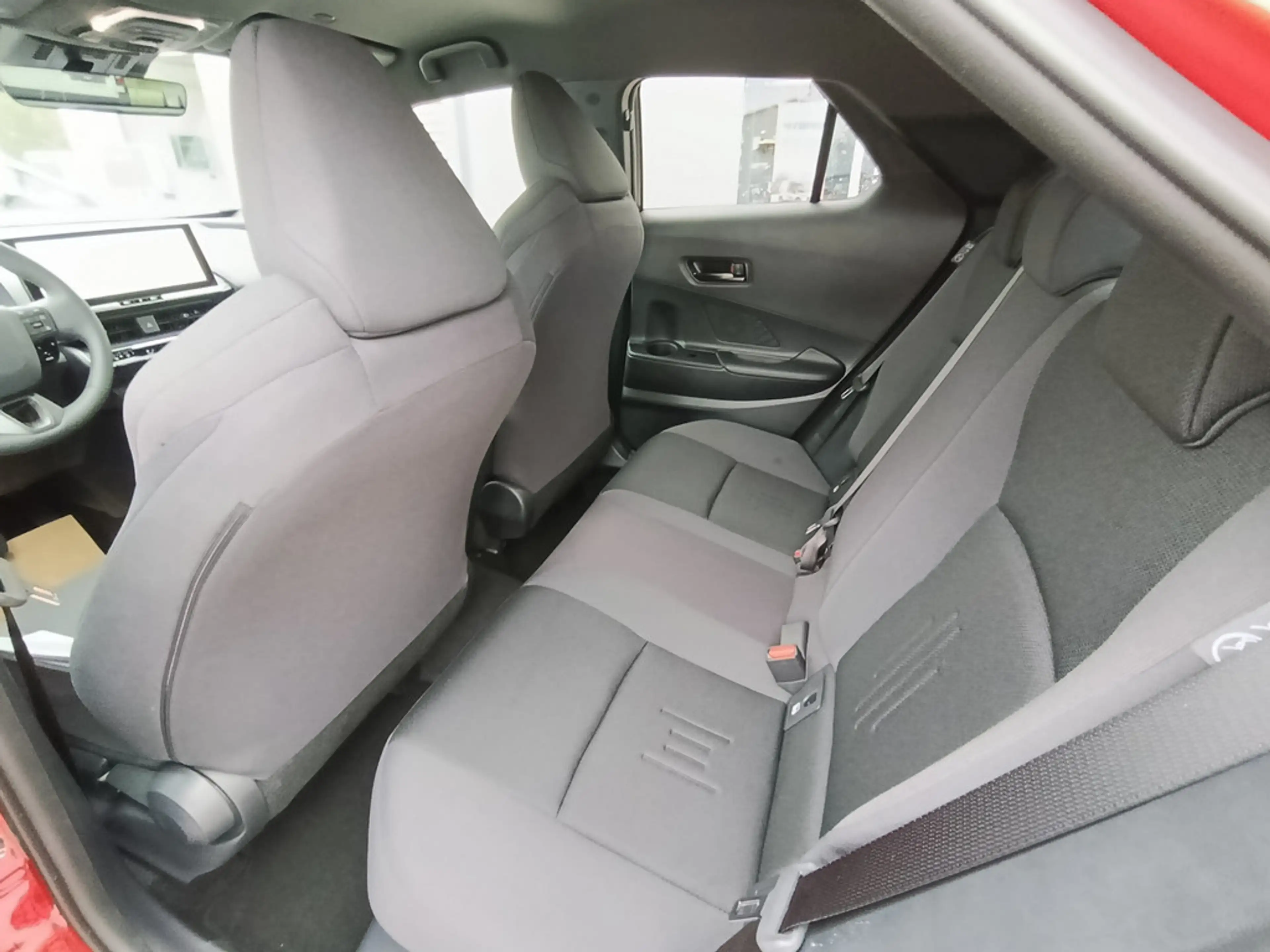 Toyota C-HR 1.8 Hybrid FWD Teamplayer — photo 12