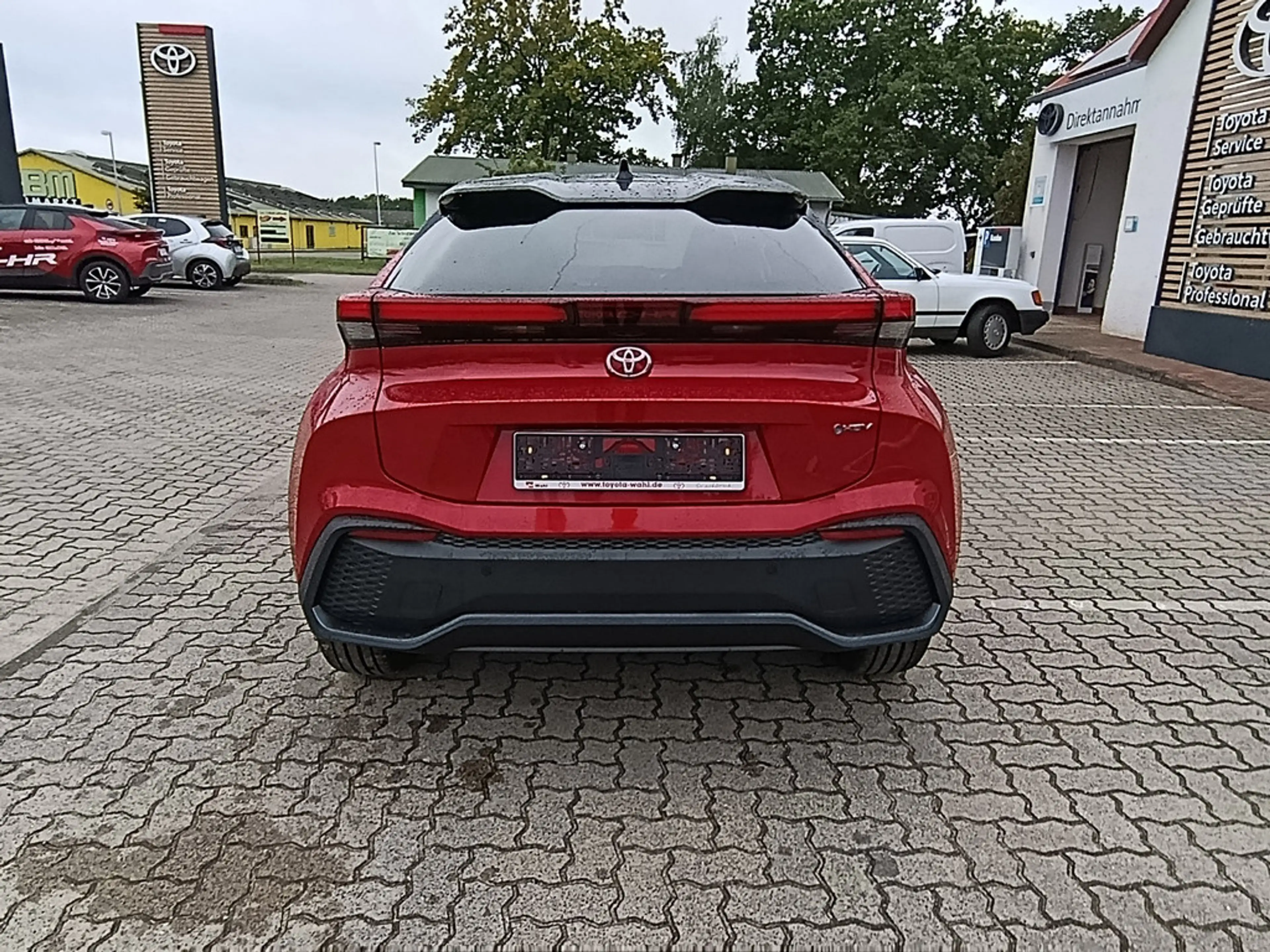 Toyota C-HR 1.8 Hybrid FWD Teamplayer — photo 4