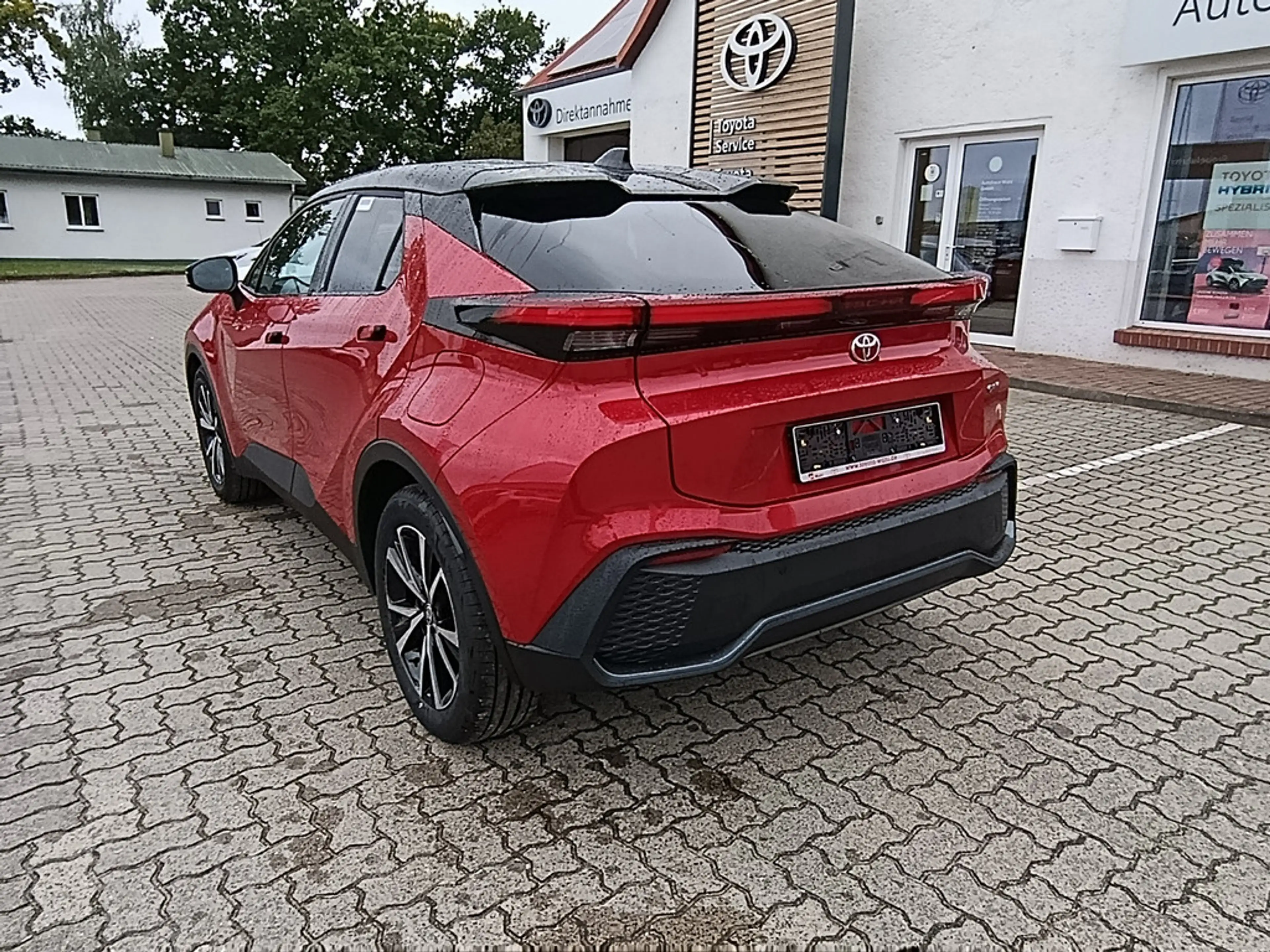 Toyota C-HR 1.8 Hybrid FWD Teamplayer — photo 3