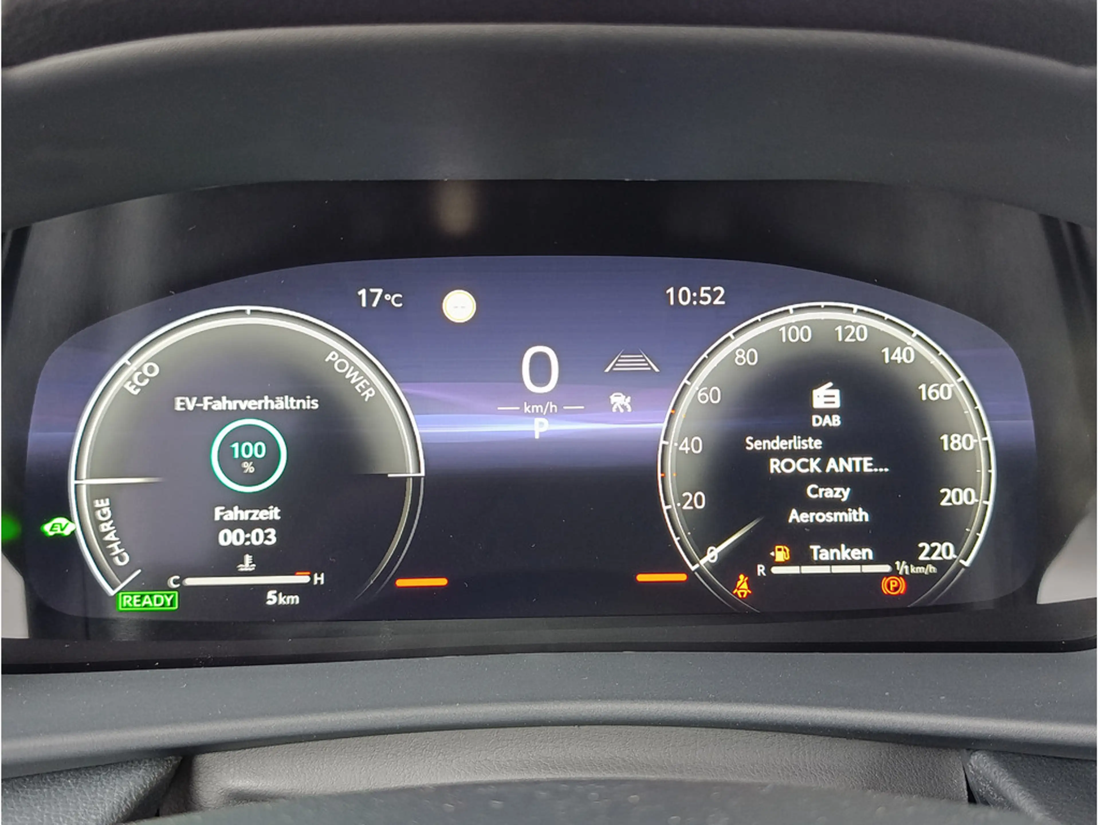 Toyota C-HR 1.8 Hybrid FWD Teamplayer — photo 15