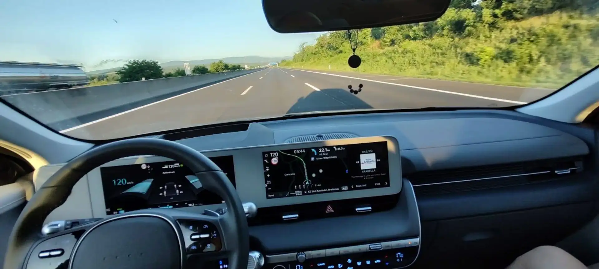 Hyundai IONIQ 5 Ioniq 5 Elektro 77,4kWh GO TOP Long Range AWD Aut. GO TOP Blau - 2