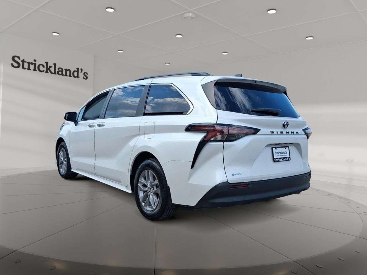2026 Toyota Sienna XLE 8-PASSENGER — снимка 1