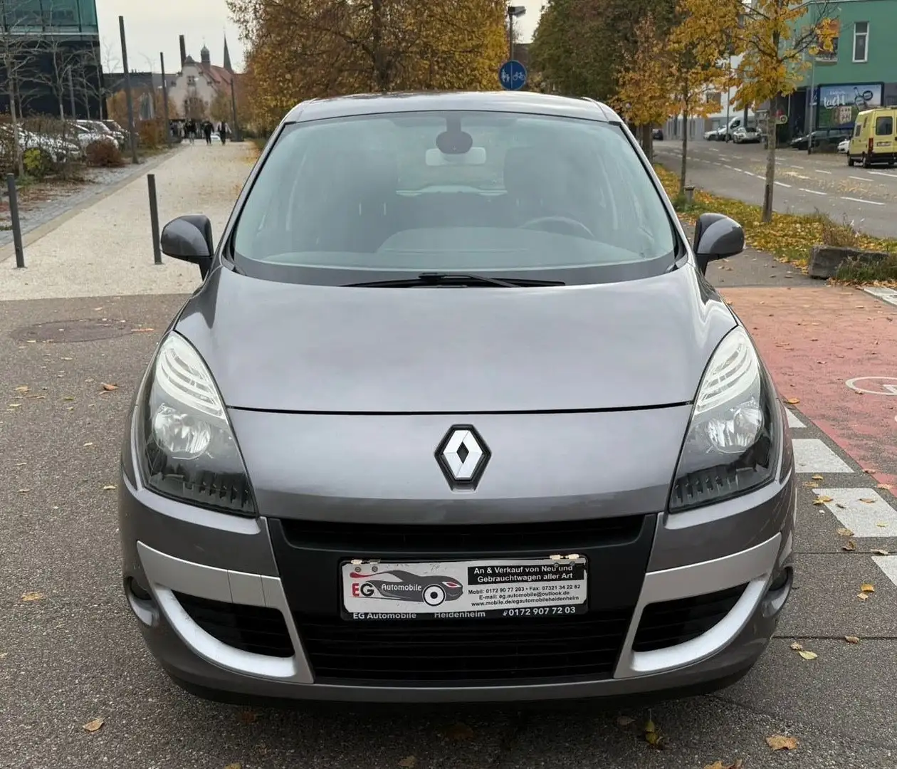 Renault Scenic III Dynamique*KLIMAAUTOMATIK*6-GANG*AHK* Grau - 2