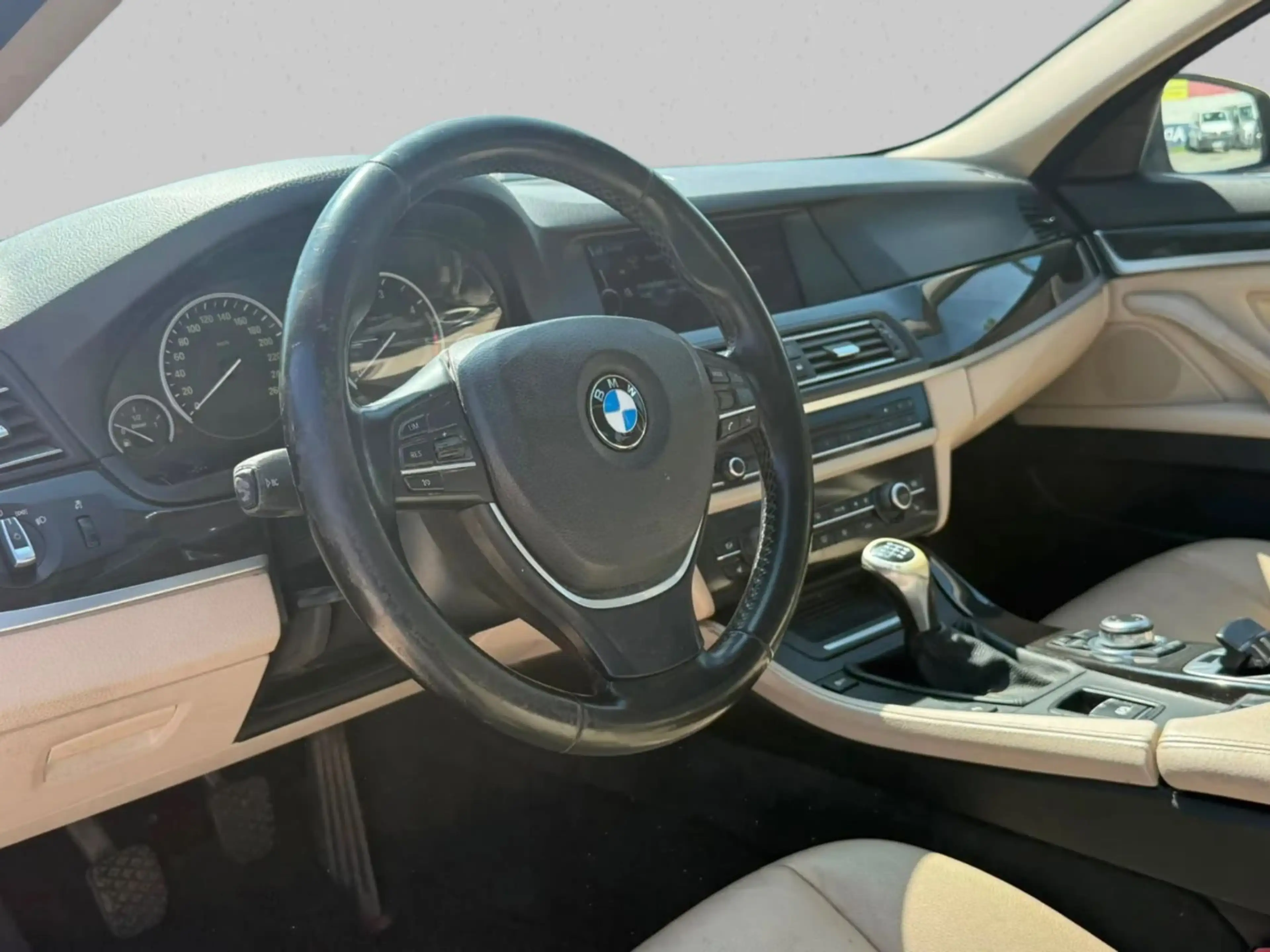 BMW 520 d Limousine Volleder-Navi-eSD-1.Hand — photo 8