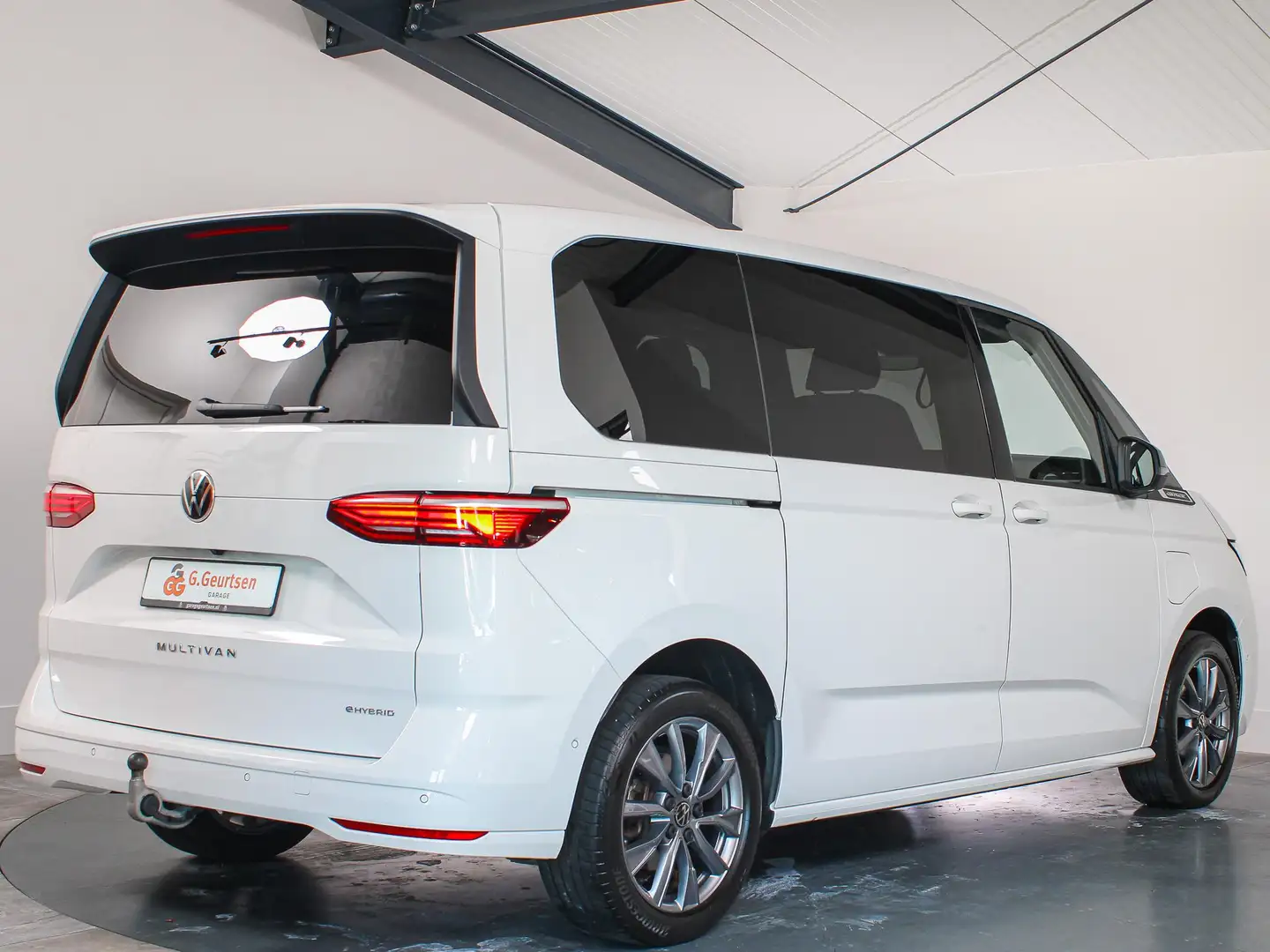 Volkswagen T7 Multivan 1.4 eHybrid L1H1 Style Panoramadak, 6-Persoons, IQ Wit - 2