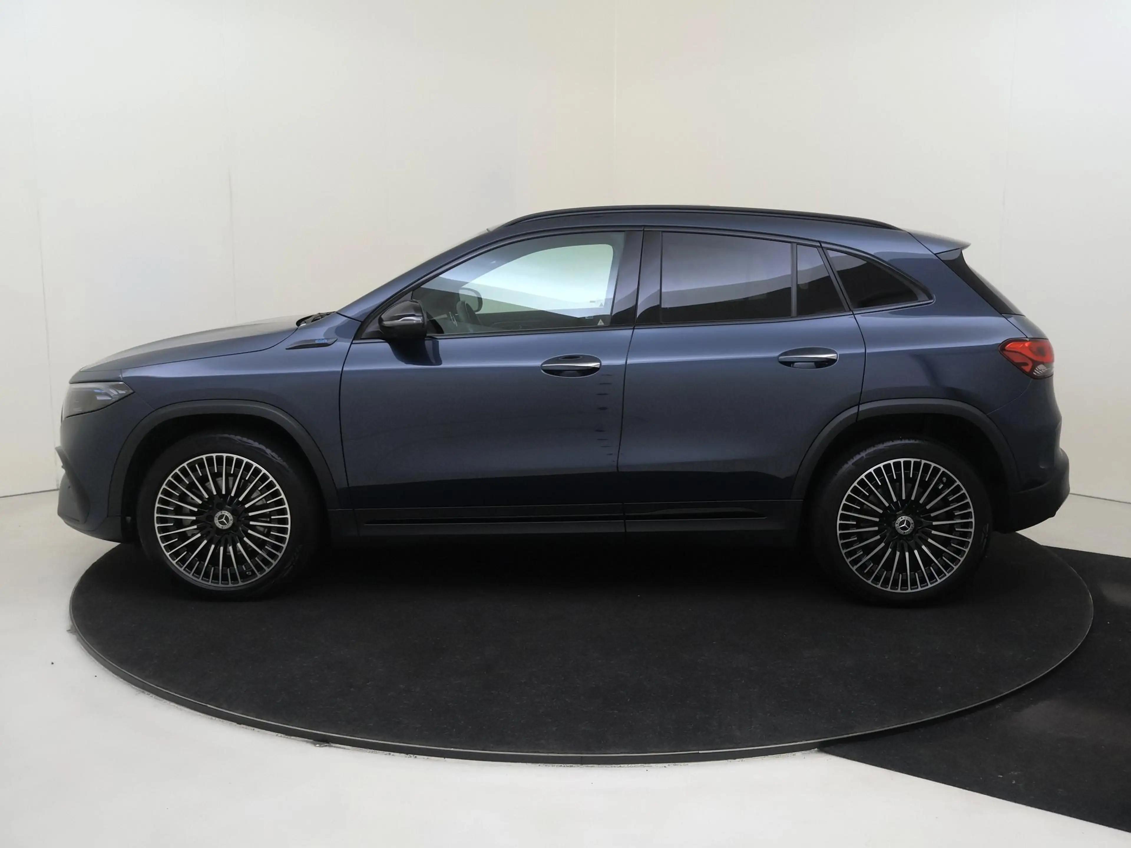 Mercedes-Benz EQA 250 Business Solution AMG 67 kWh — photo 7