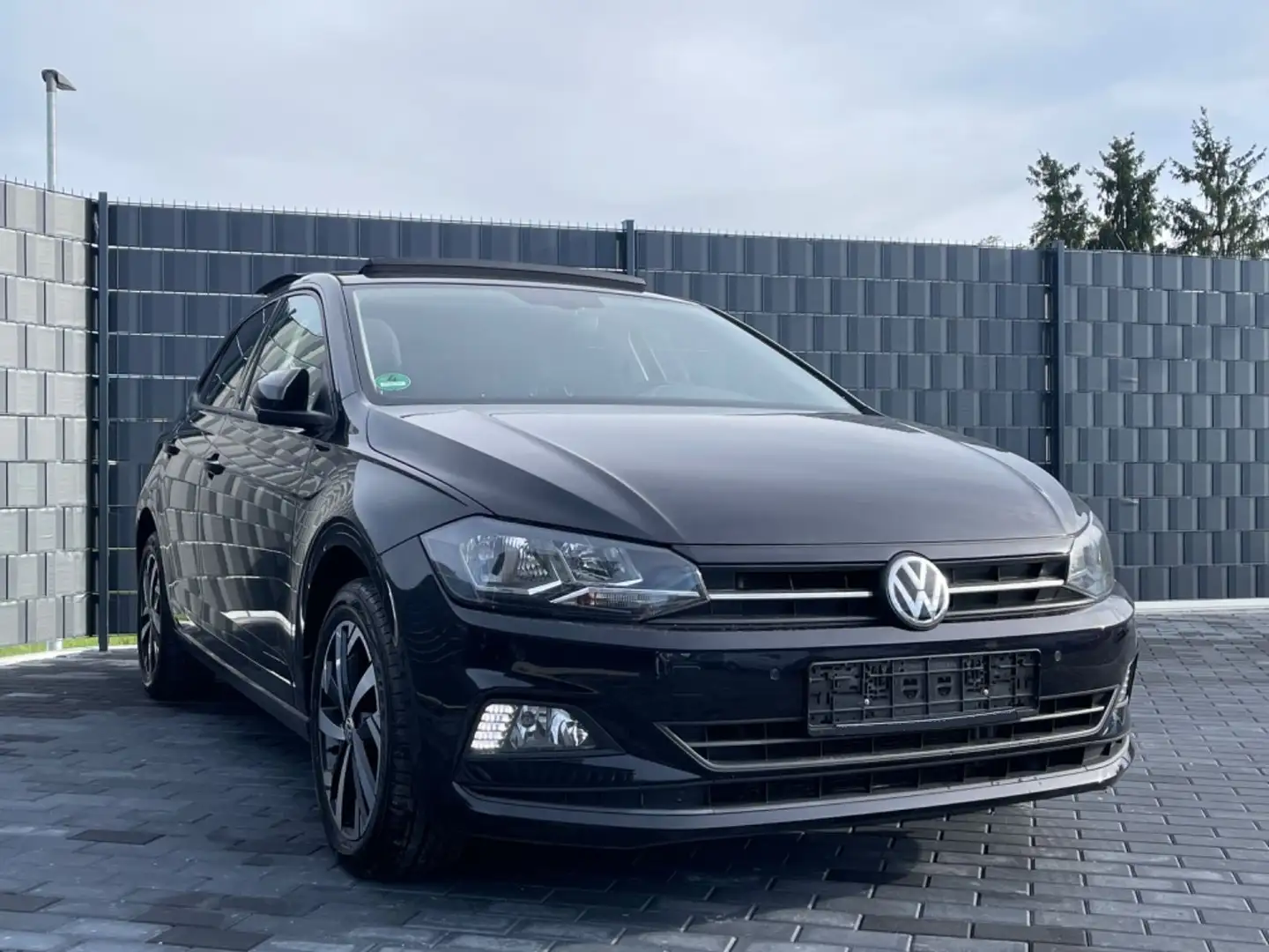 Volkswagen Polo Polo VI 1.6 TDI*BEATS*DSG*NAVI*PANO*VIRT*SHZ*LED Schwarz - 1