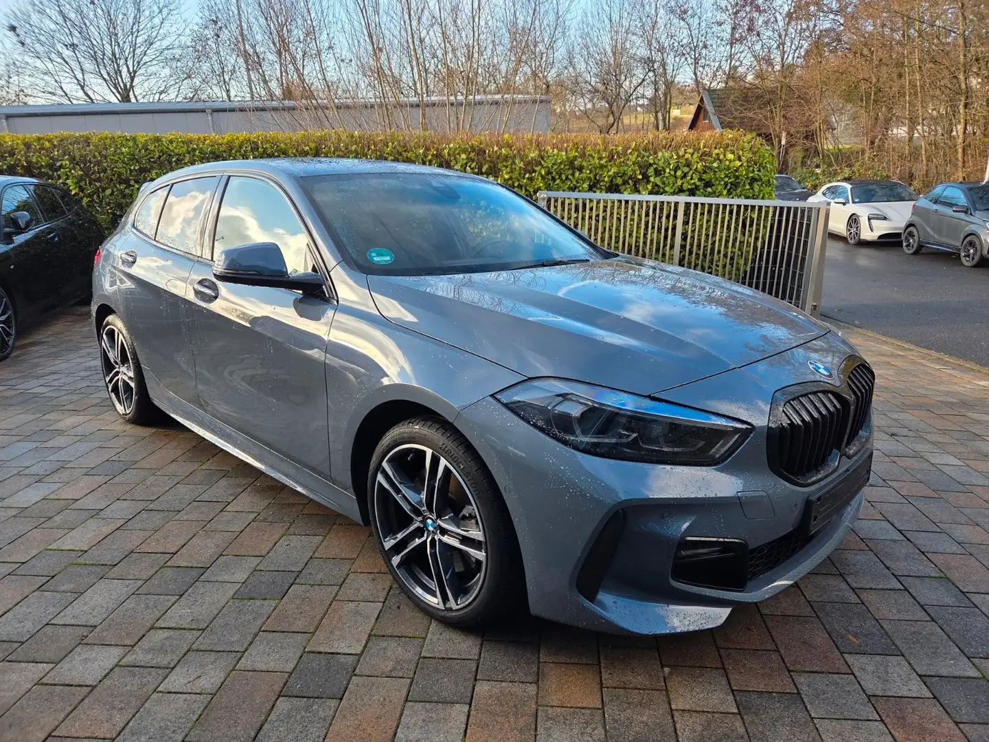 BMW 120 M Sport LivePR HUD Pano ACC H/K Cam 18 Ufrei Gri - 1